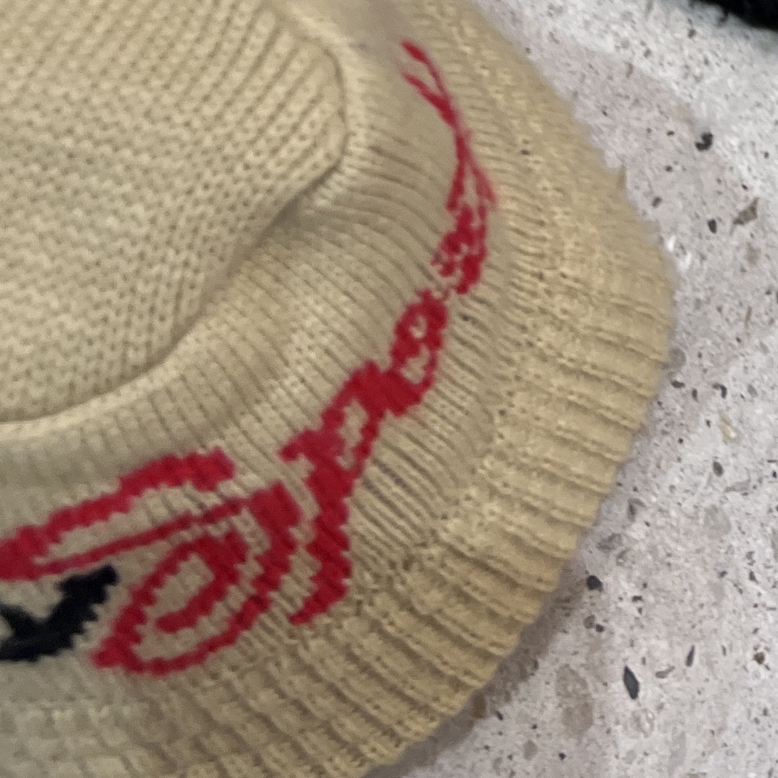 Stussy Sport Knit Bucket Hat Khaki 착용 스타일