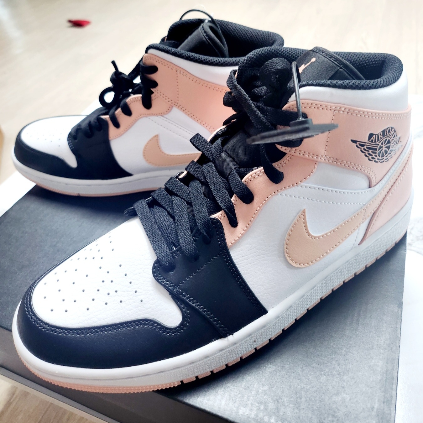 Jordan 1 Mid Arctic Orange 착용 스타일