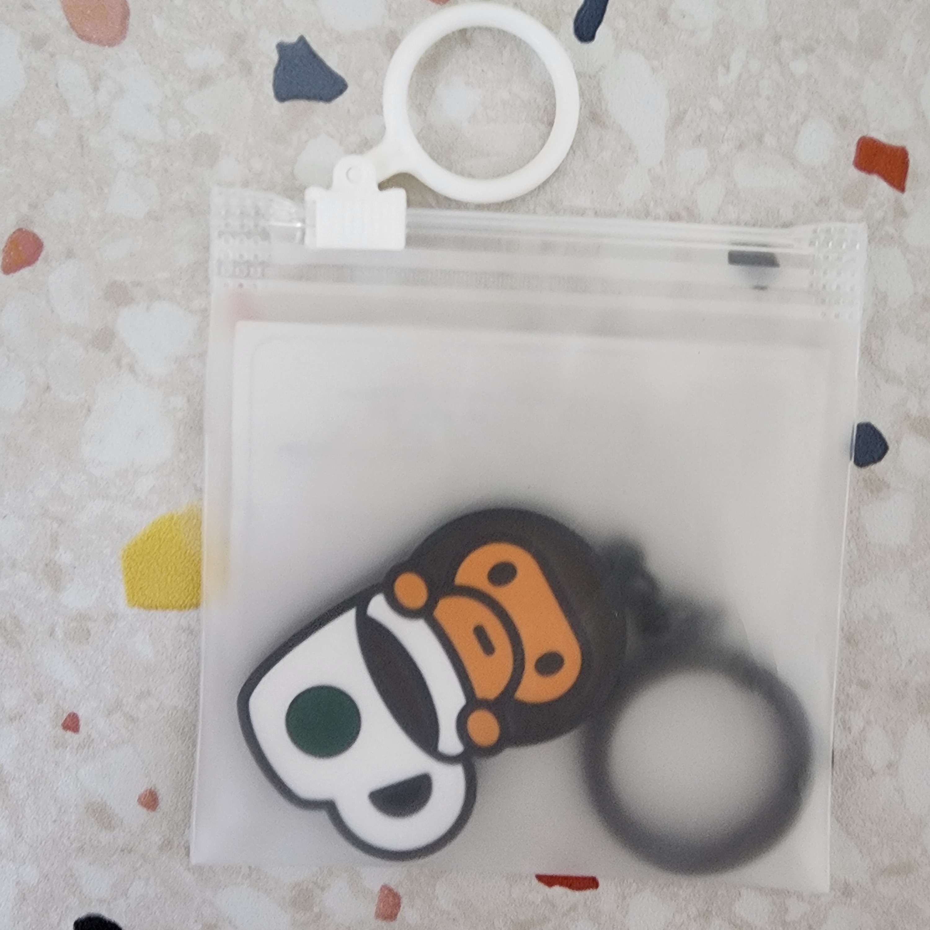 Starbucks x BAPE Baby Milo Keychain 착용 스타일