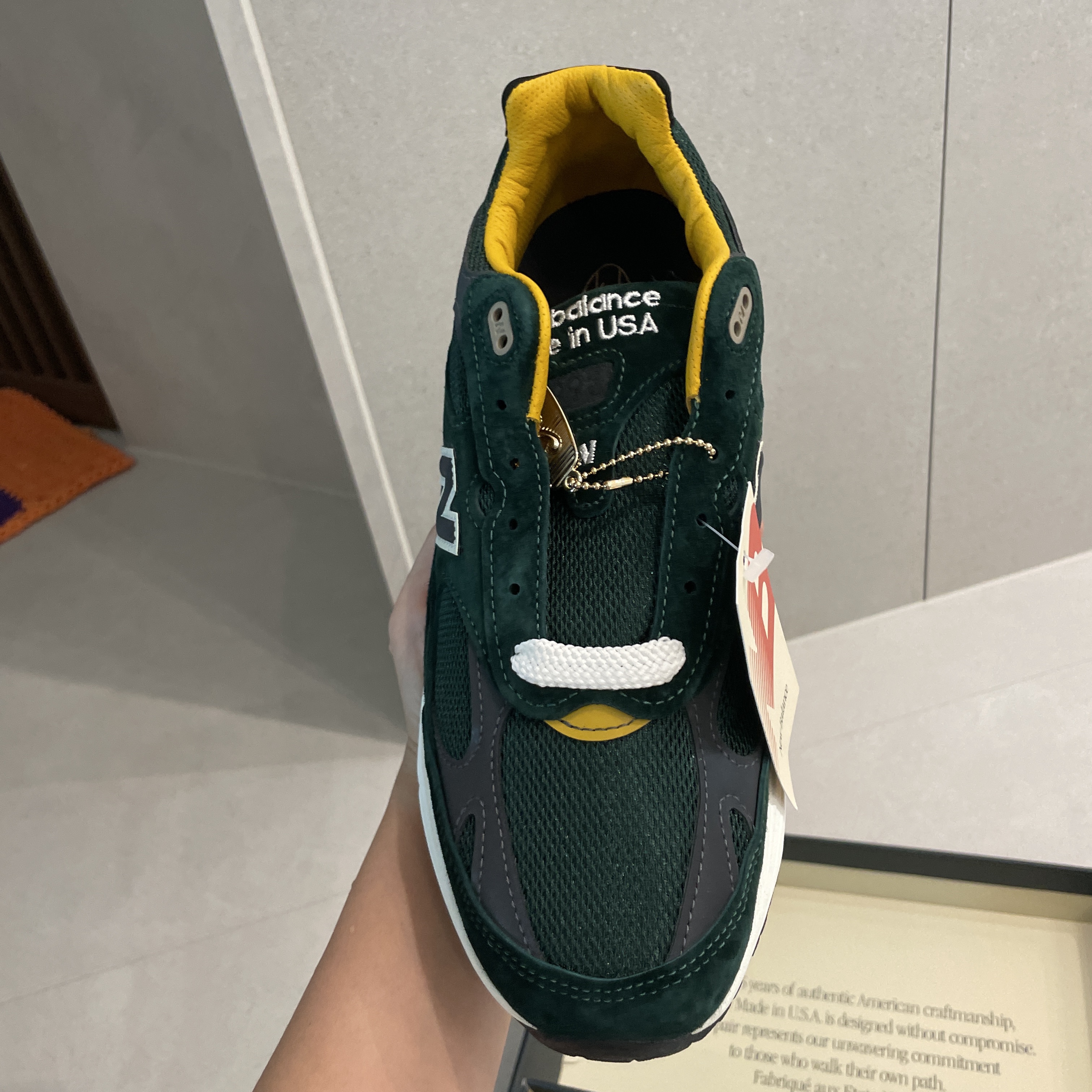 New Balance x Aime Leon Dore 993 Made in USA Pine Grove 착용 스타일 - 3