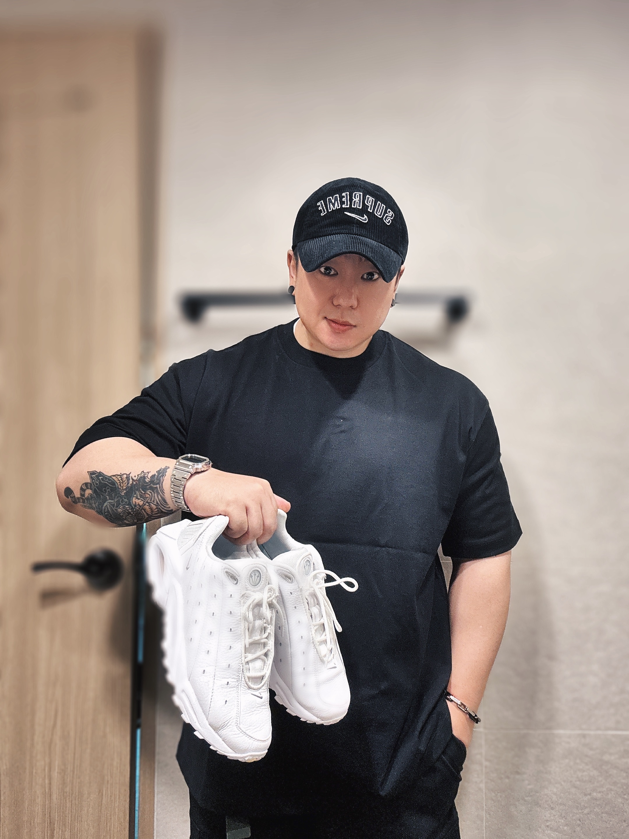 Supreme x Nike Arc Corduroy 6-Panel Black - 22SS, Nike x Drake Nocta Hot Step Air Terra Triple White 착용 스타일