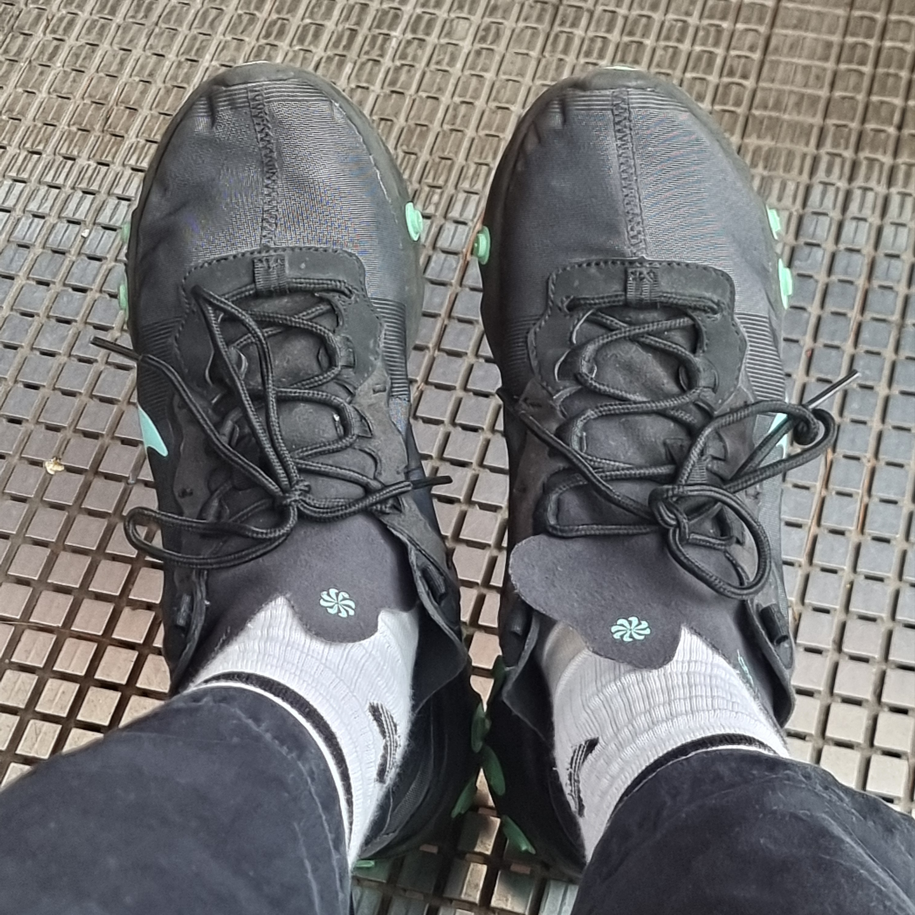 Nike React Element 55 Black Aurora Green 착용 스타일