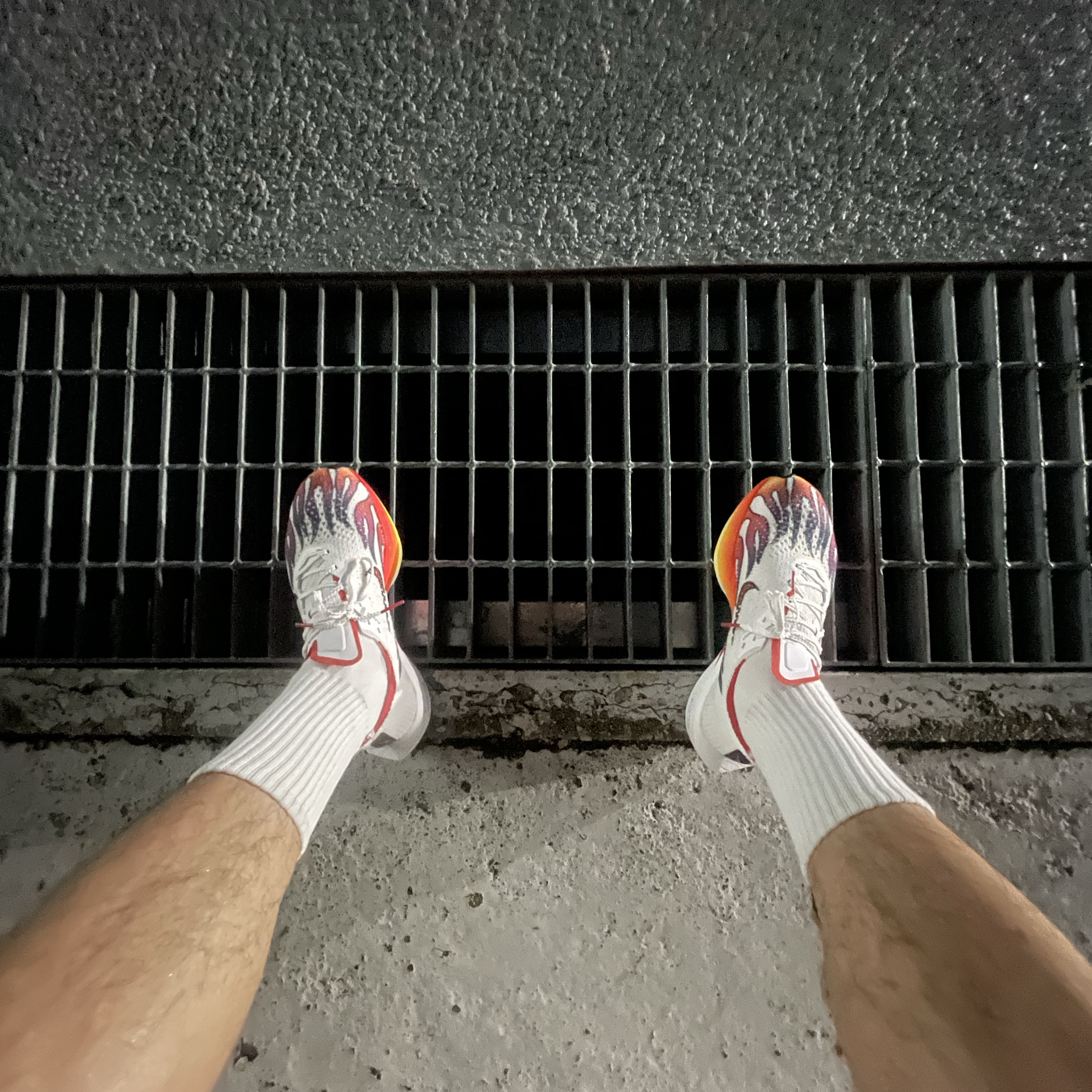 Nike ZoomX Vaporfly Next% 3 PRM White Habanero Red 착용 스타일