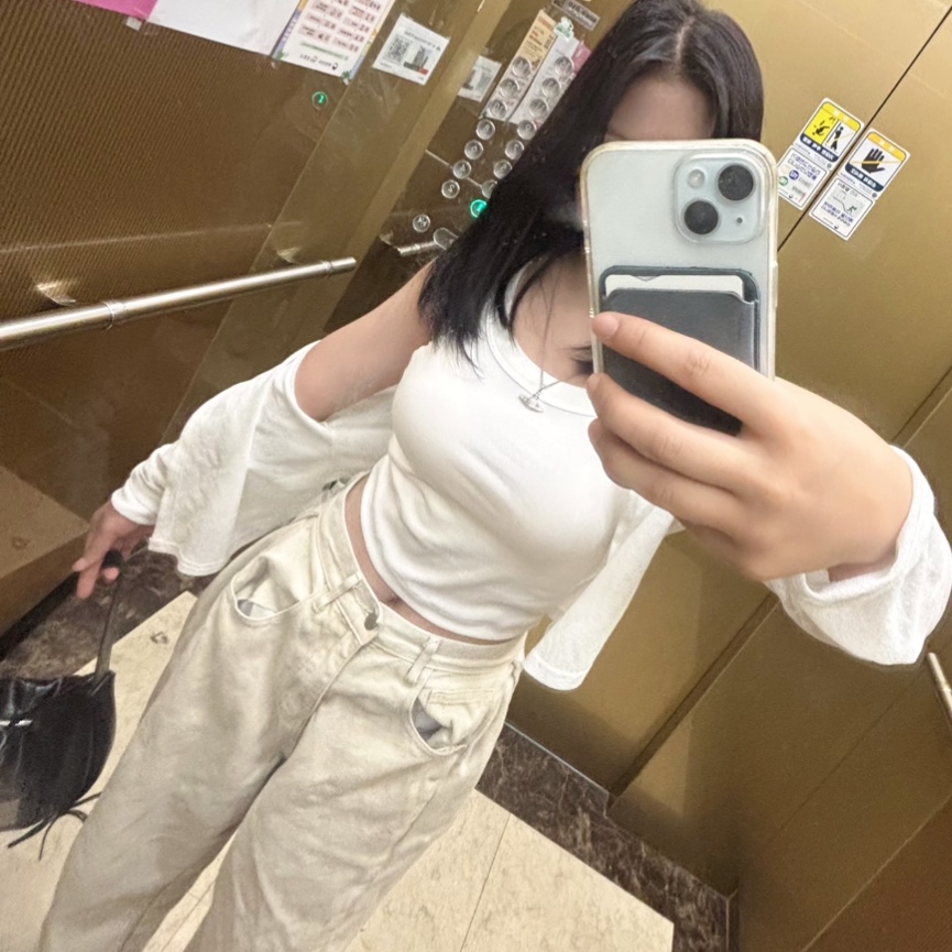 Vivienne Westwood Mini Bas Relief Pendant Silver, Matin Kim Half Shirring Ribbon Round Bag Black 착용 스타일