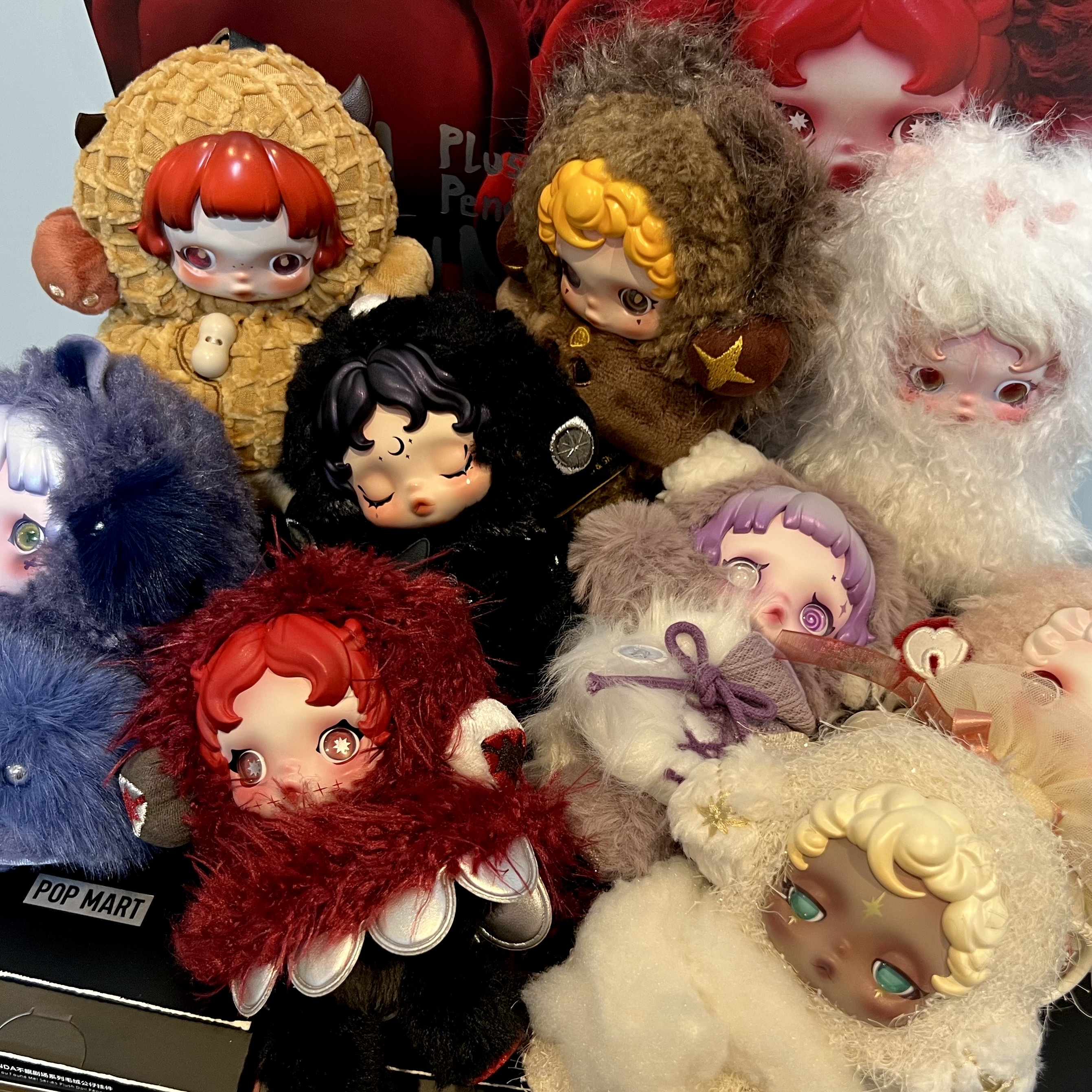 Pop Mart Skullpanda You Found Me ! Series Plush Doll Pendant Sealed Case (9 Blind Boxes), Pop Mart Skullpanda You Found Me ! Series Plush Doll Pendant Chomp (Opened Case) 착용 스타일