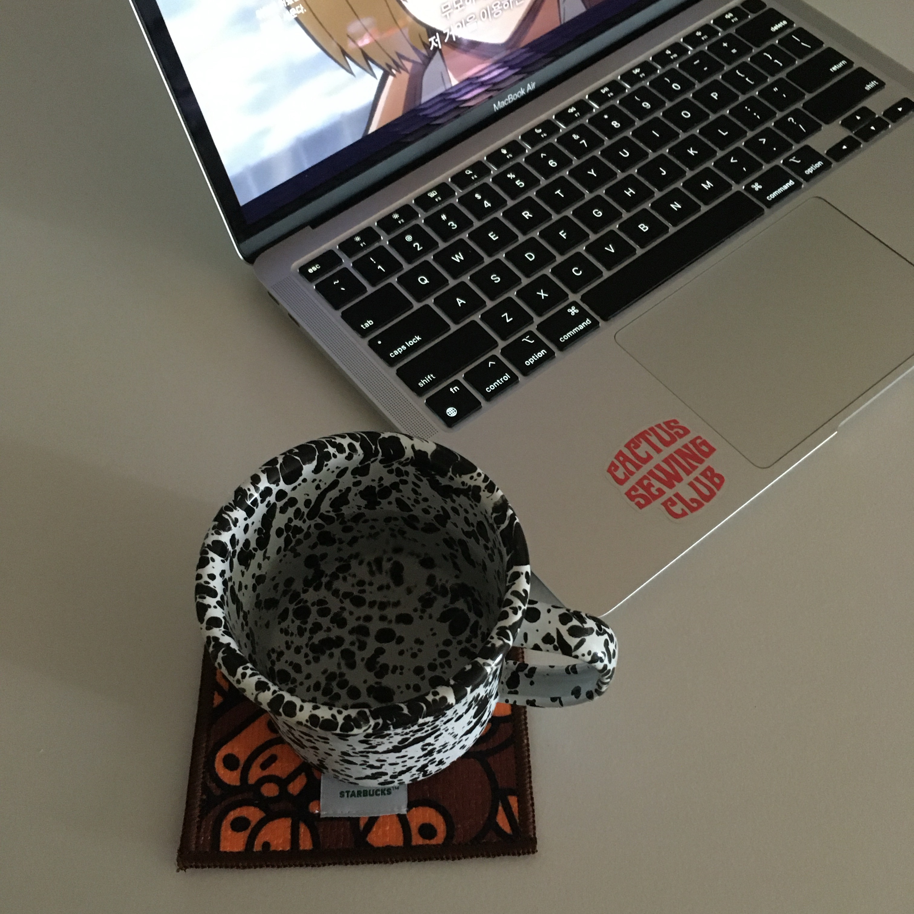 Starbucks x BAPE Baby Milo Coaster 착용 스타일
