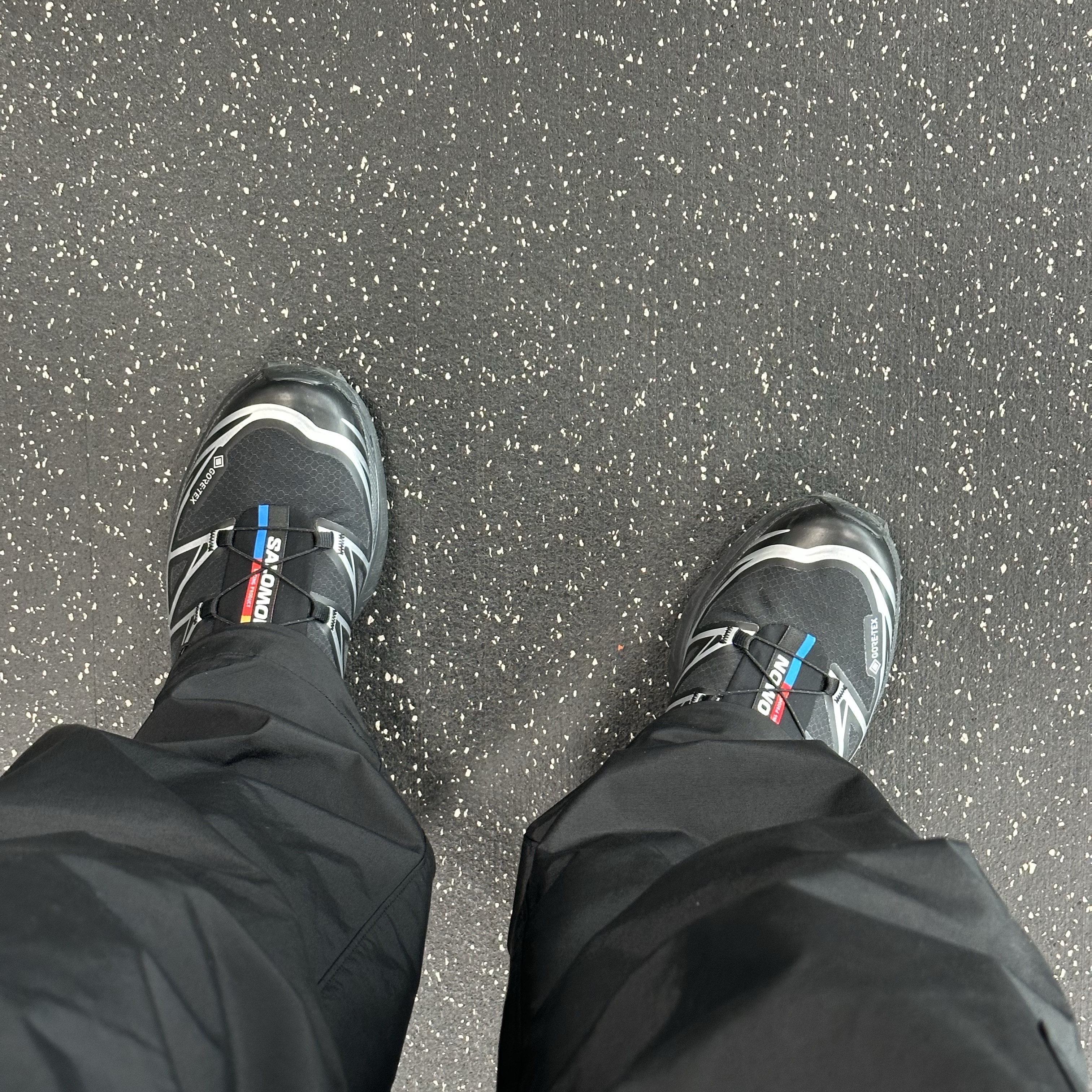 Salomon XT-6 GTX Black Silver 착용 스타일