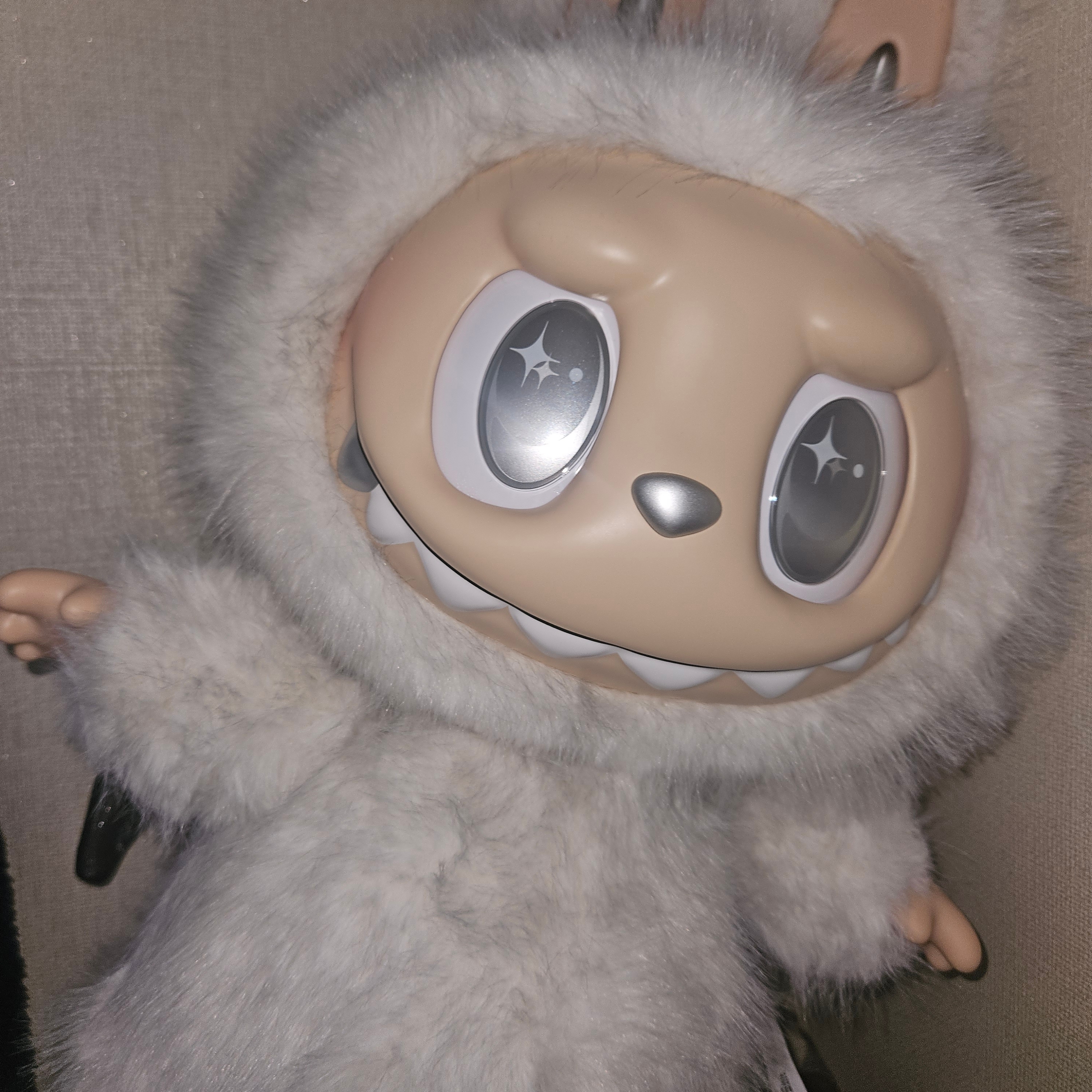 Pop Mart The Monsters Zimomo Angel In Clouds Vinyl Face Doll 착용 스타일