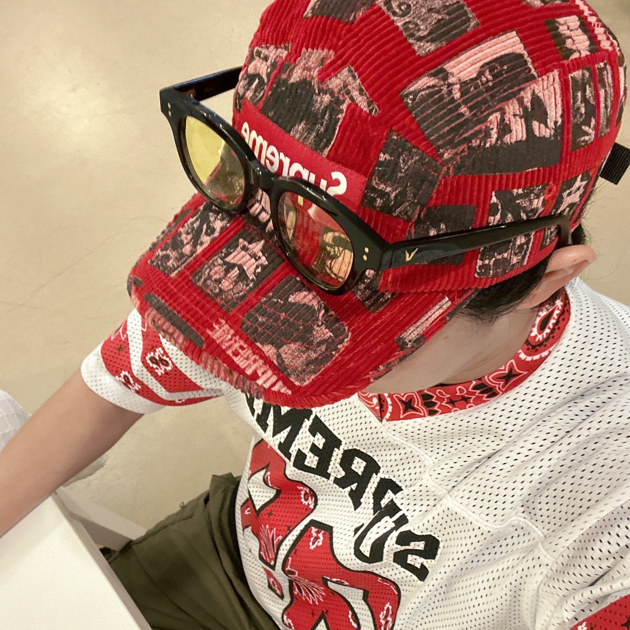 Supreme Bandana Football Jersey White - 25SS, Supreme Cargo Water Short Olive - 25SS 착용 스타일