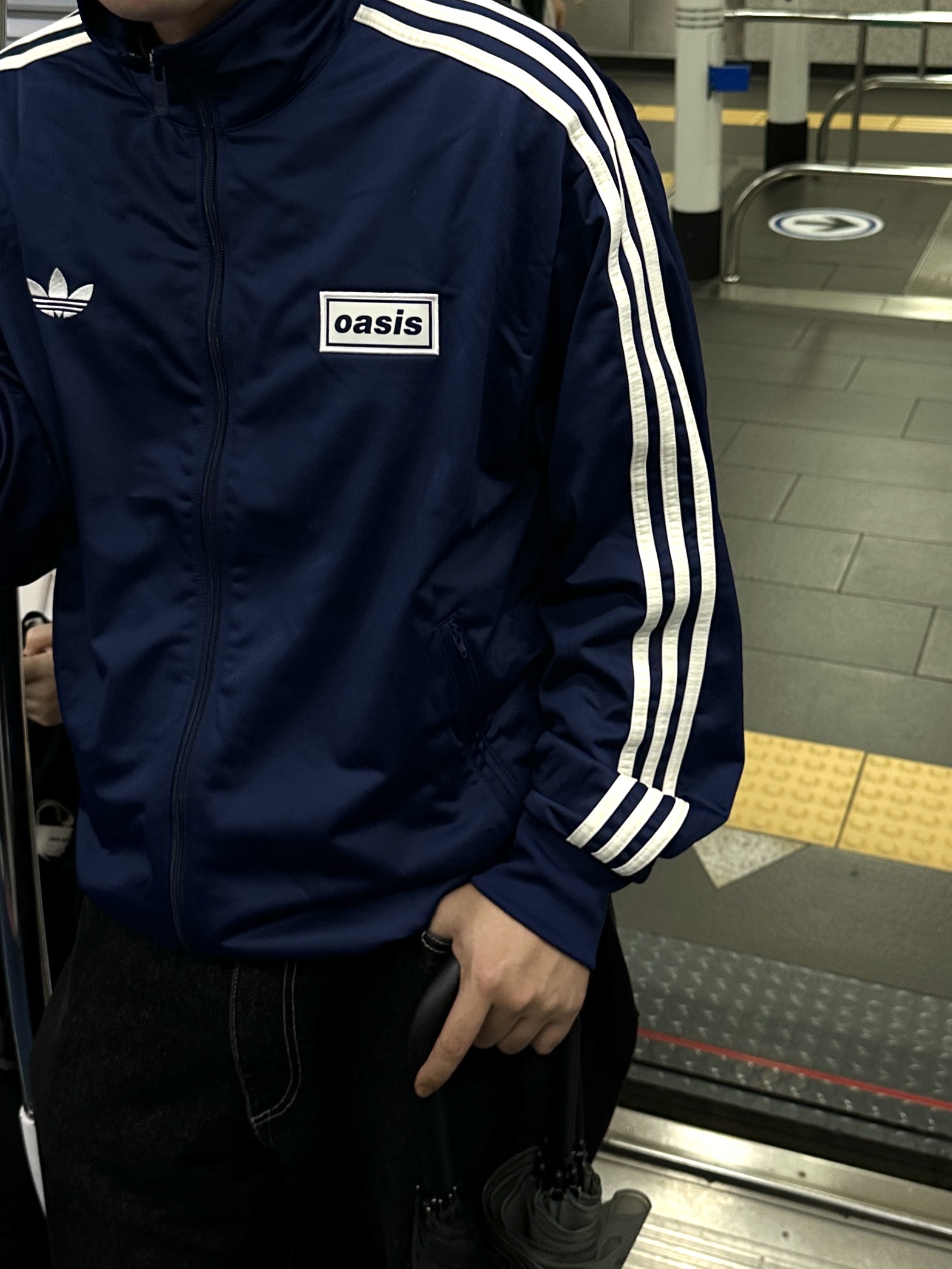 Adidas x Oasis Tour Firebird Track Top Night Indigo - KR Sizing 착용 스타일 - 2