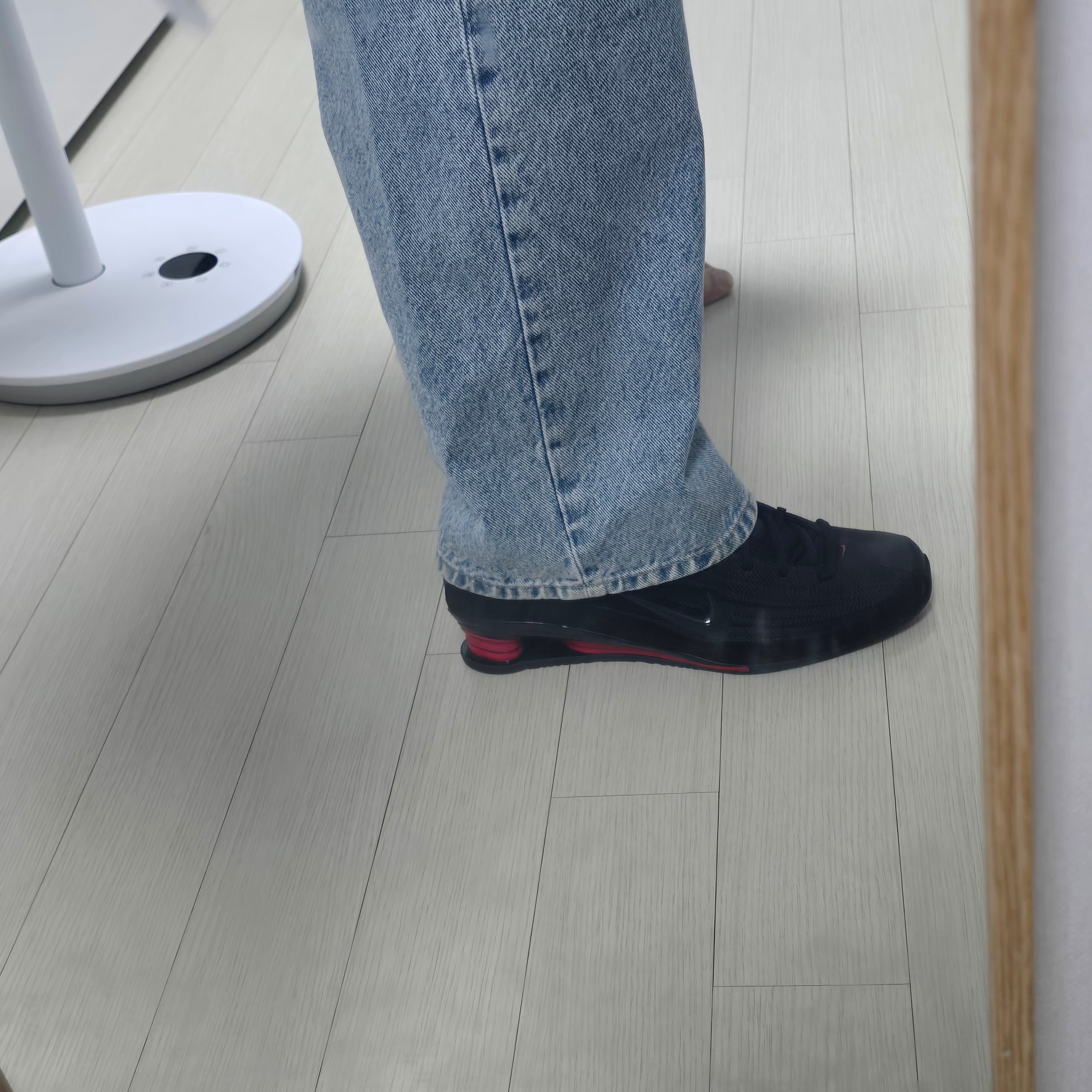 (W) Nike Shox Z Black University Red 착용 스타일 - 1