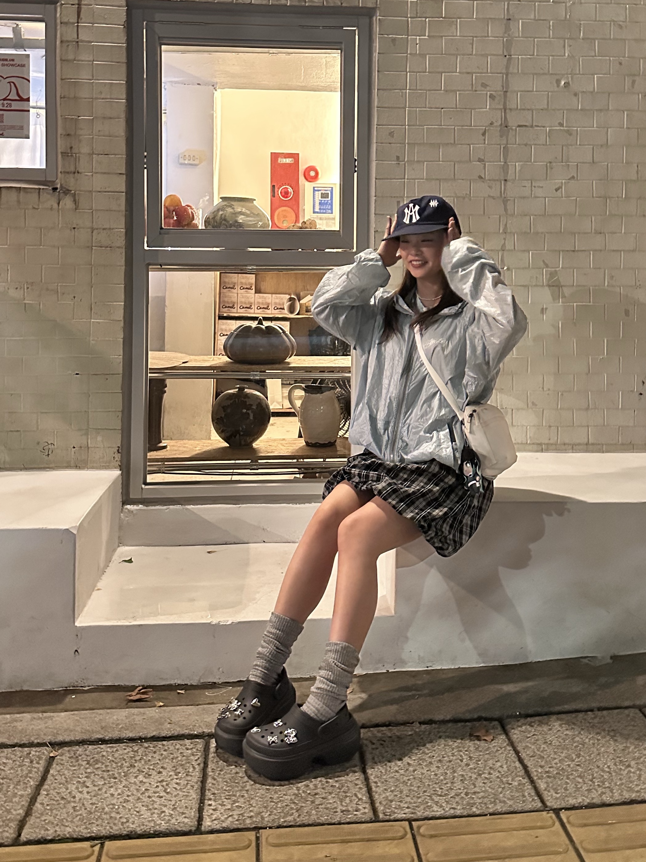 Stussy Beach Shell Wrinkled Nylon Jacket Slate, Crocs Stomp Clog Black 착용 스타일 - 7