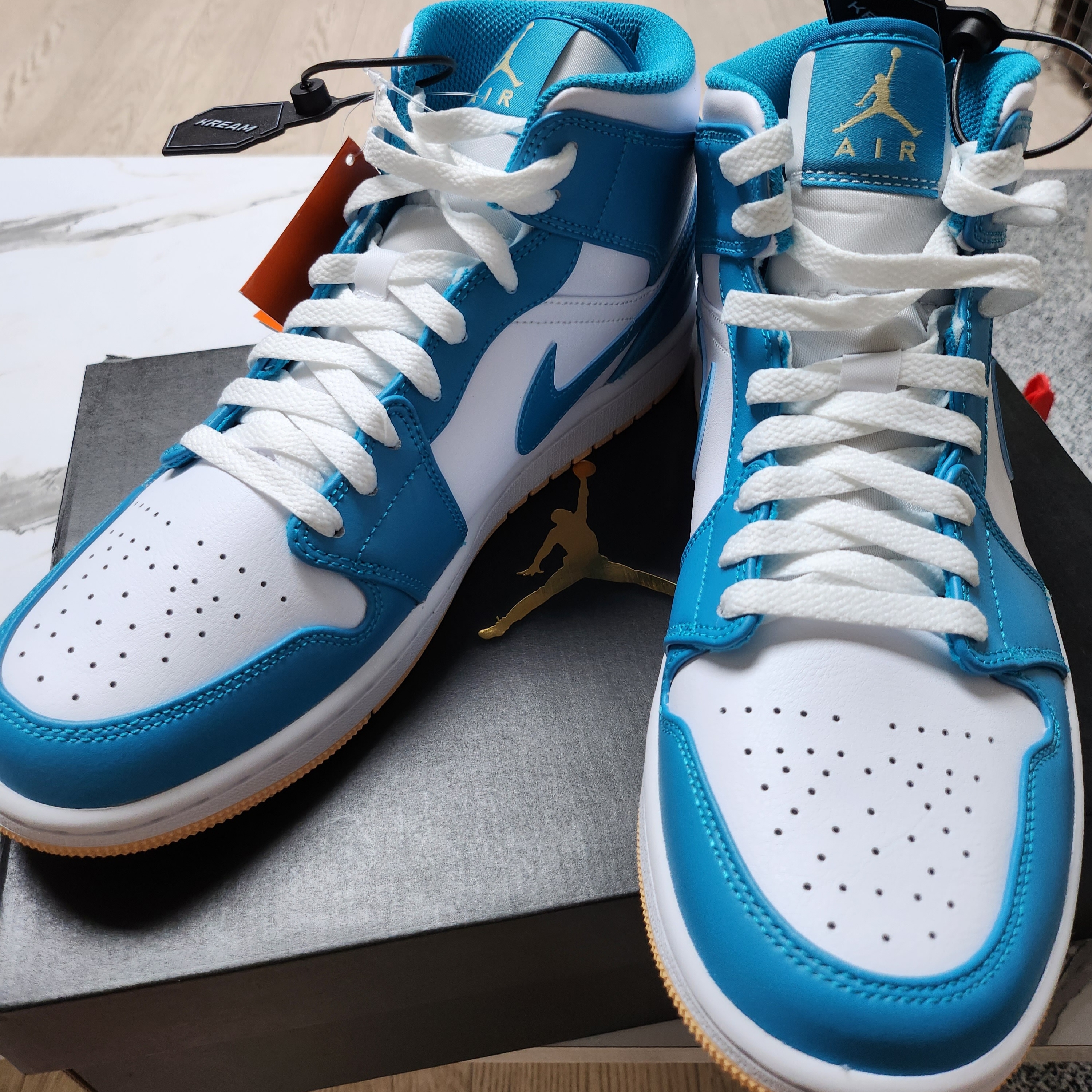 Jordan 1 Mid Aquatone 착용 스타일