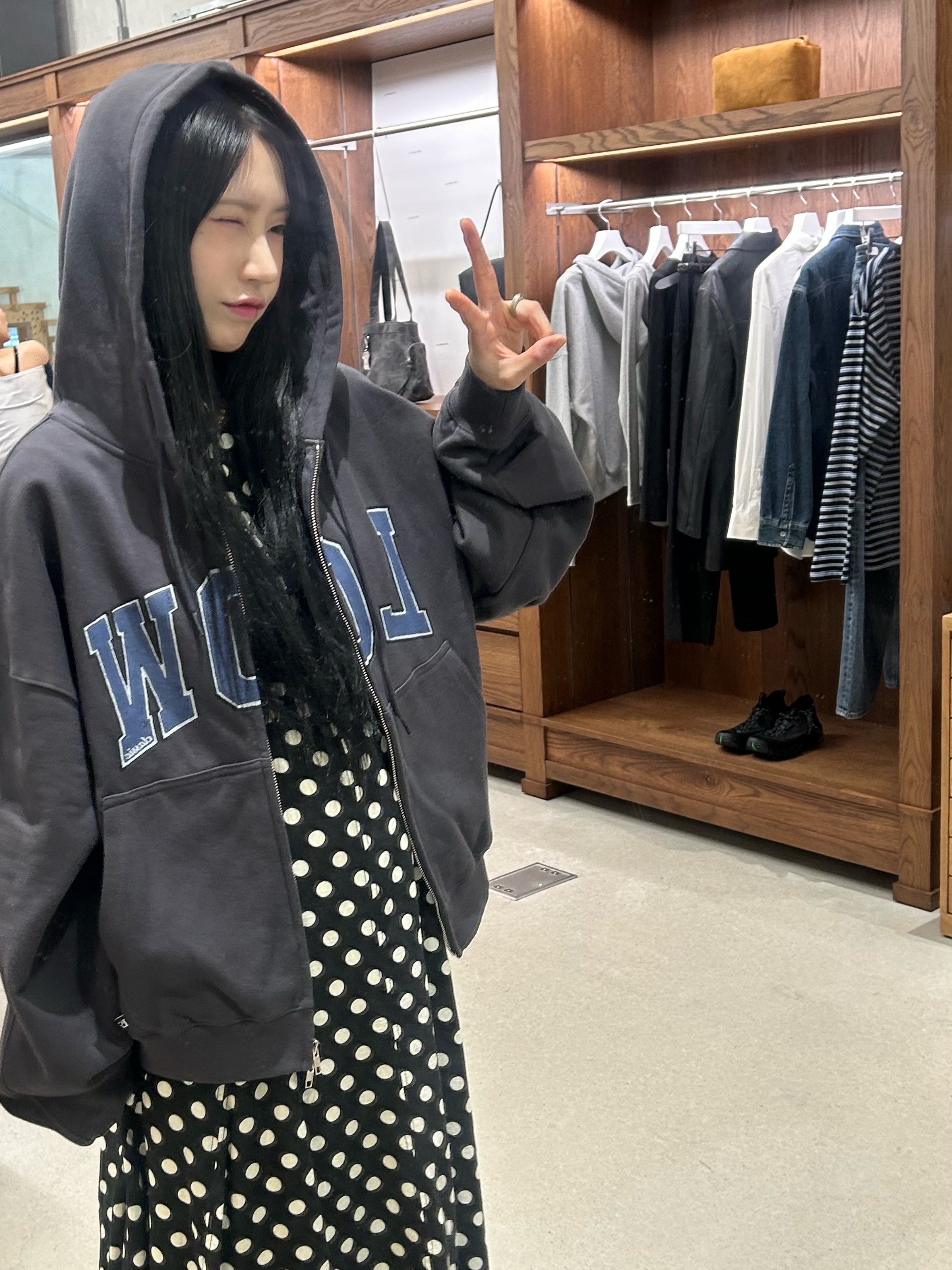 Supreme Overdyed Beanie Black, Uniqlo Pufftech Parka Off White - JP 착용 스타일 - 4
