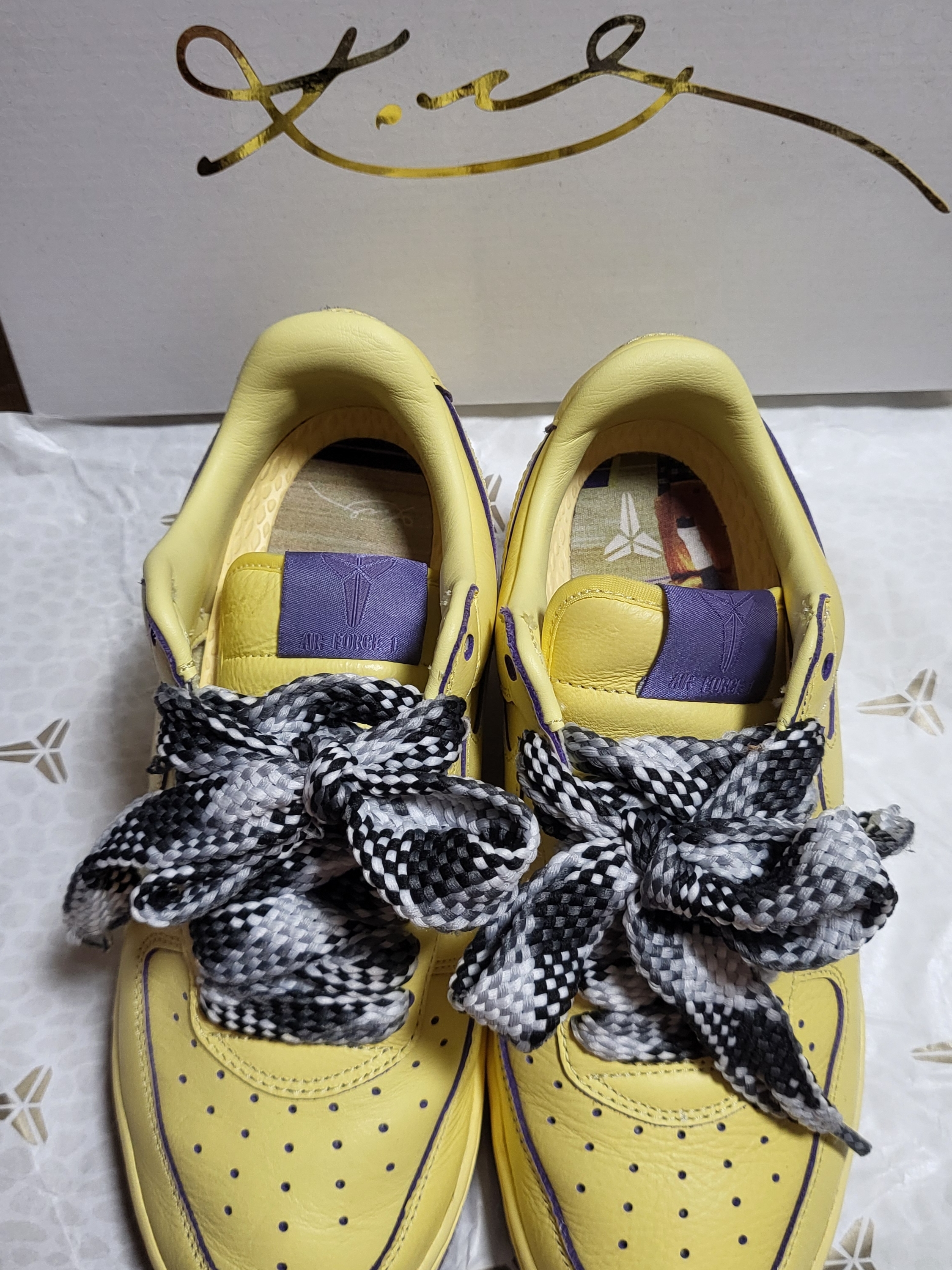 Burberry Small Knight Bag Black, Nike Air Force 1 Low Protro Soft Yellow 착용 스타일 - 3