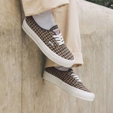 Vans Harris Tweed Premium Authentic Brown 착용 스타일