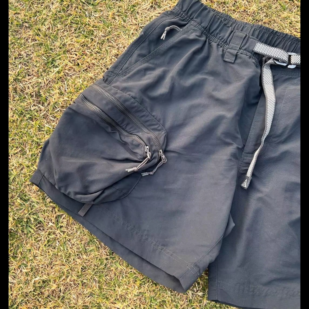 Nike ACG Snowgrass Cargo Shorts Black - Asia 착용 스타일 - 2