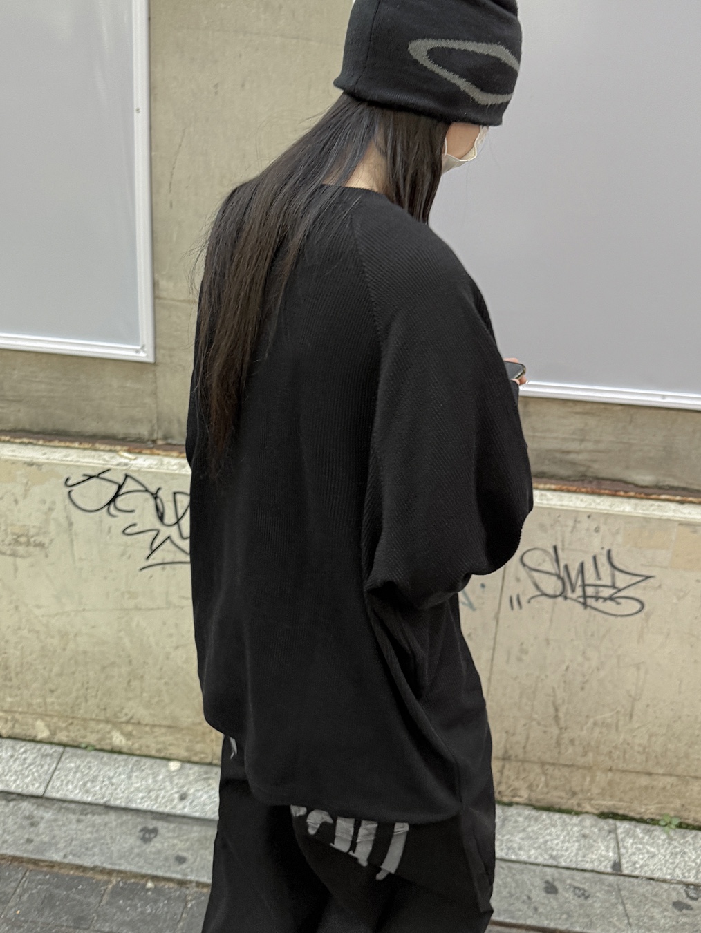 Mischief Wide Rhombus Beanie Black 착용 스타일 - 4