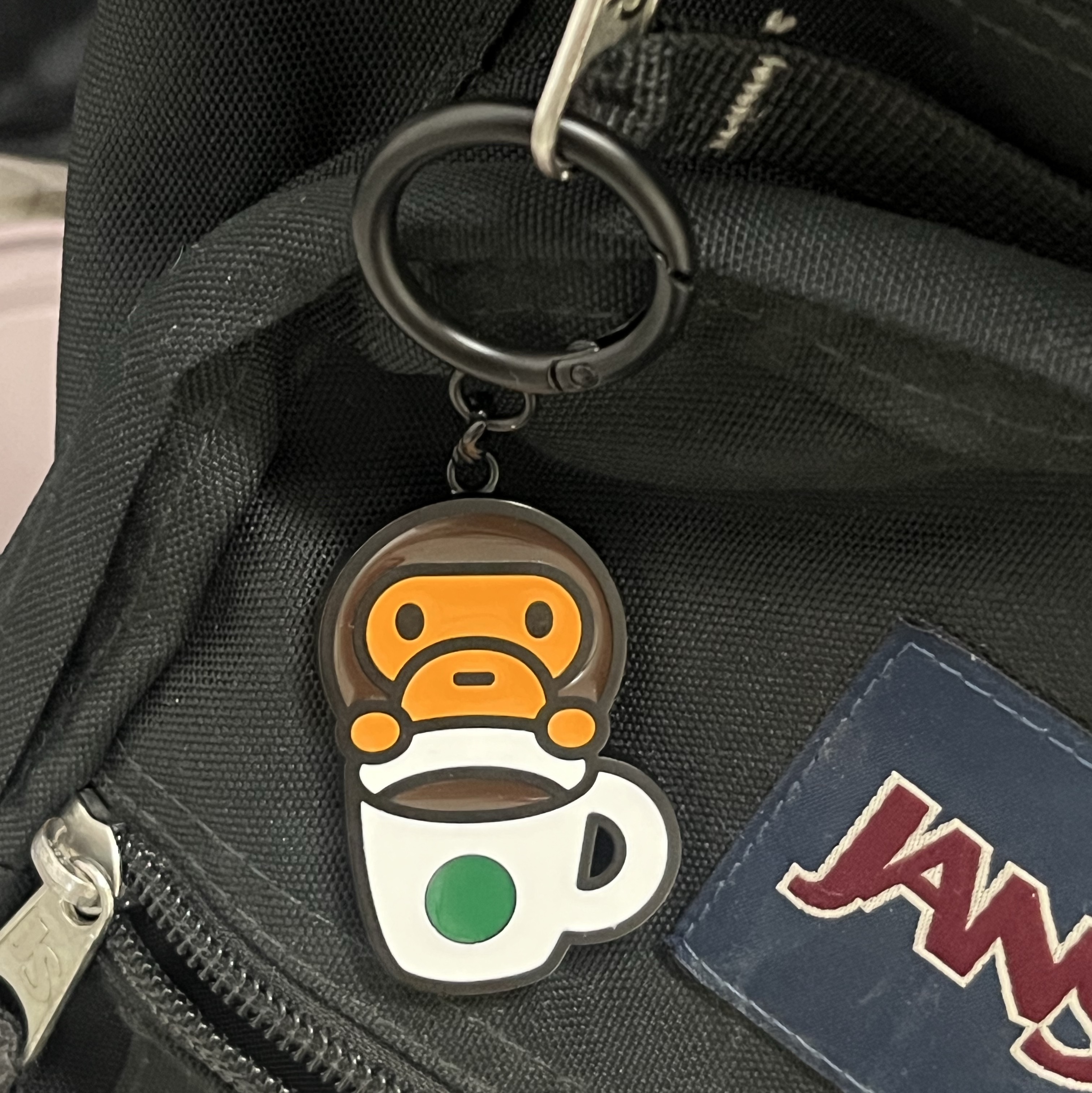 Starbucks x BAPE Baby Milo Keychain 착용 스타일