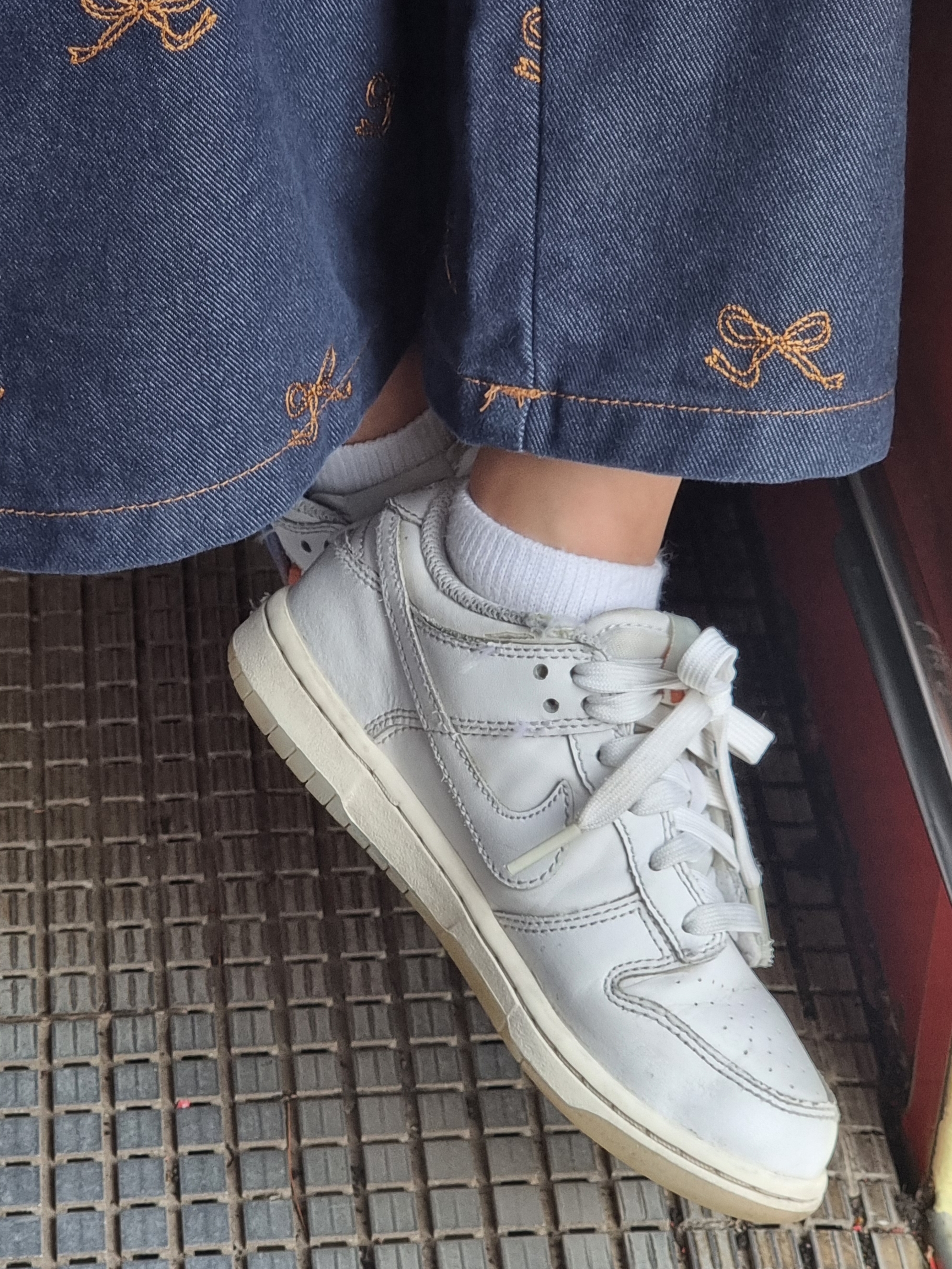 (PS) Nike Dunk Low SE White Dark Pony 착용 스타일