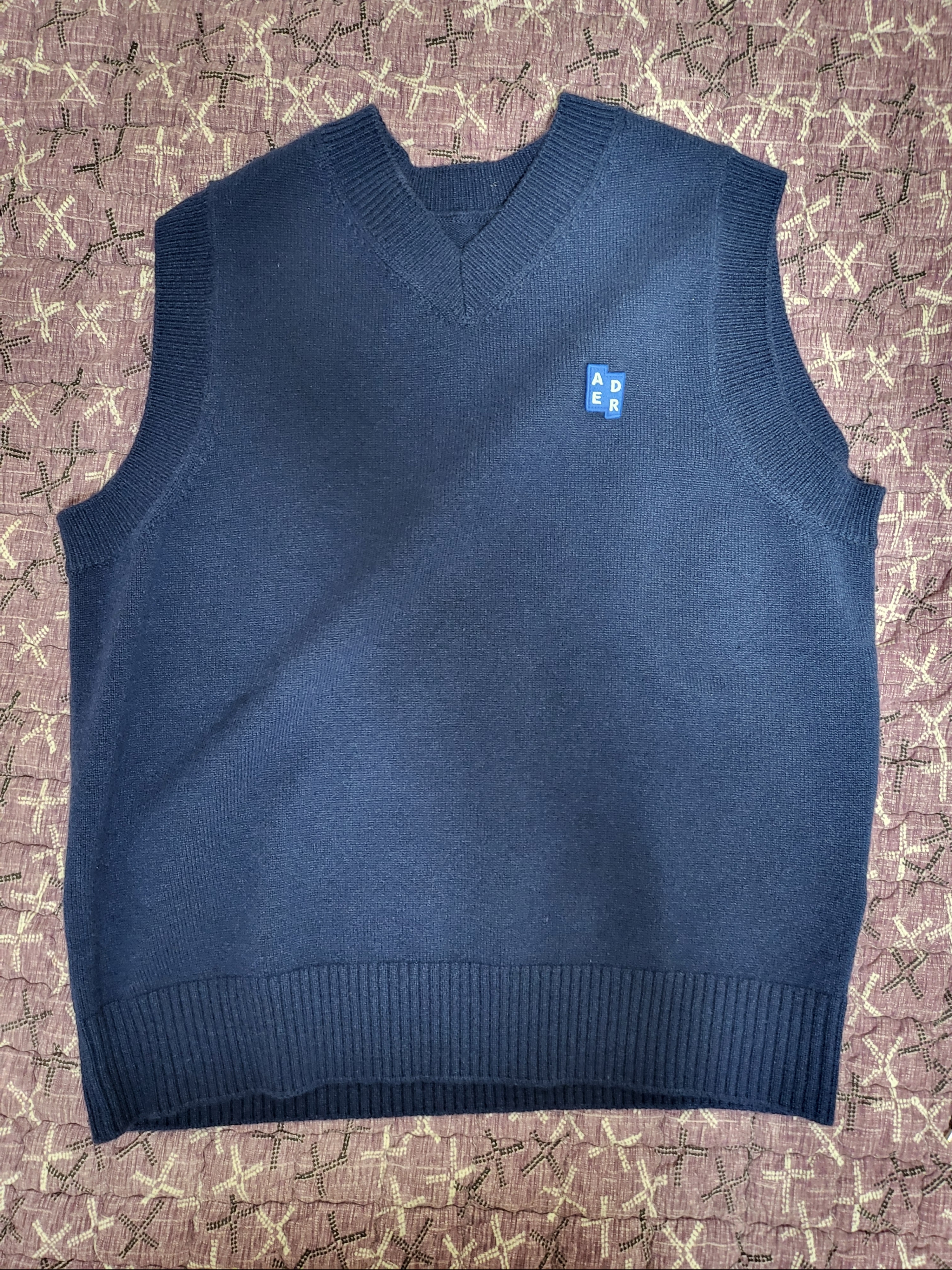 Ader Error Sig; TRS Tag Knit Vest 01 Noir 착용 스타일