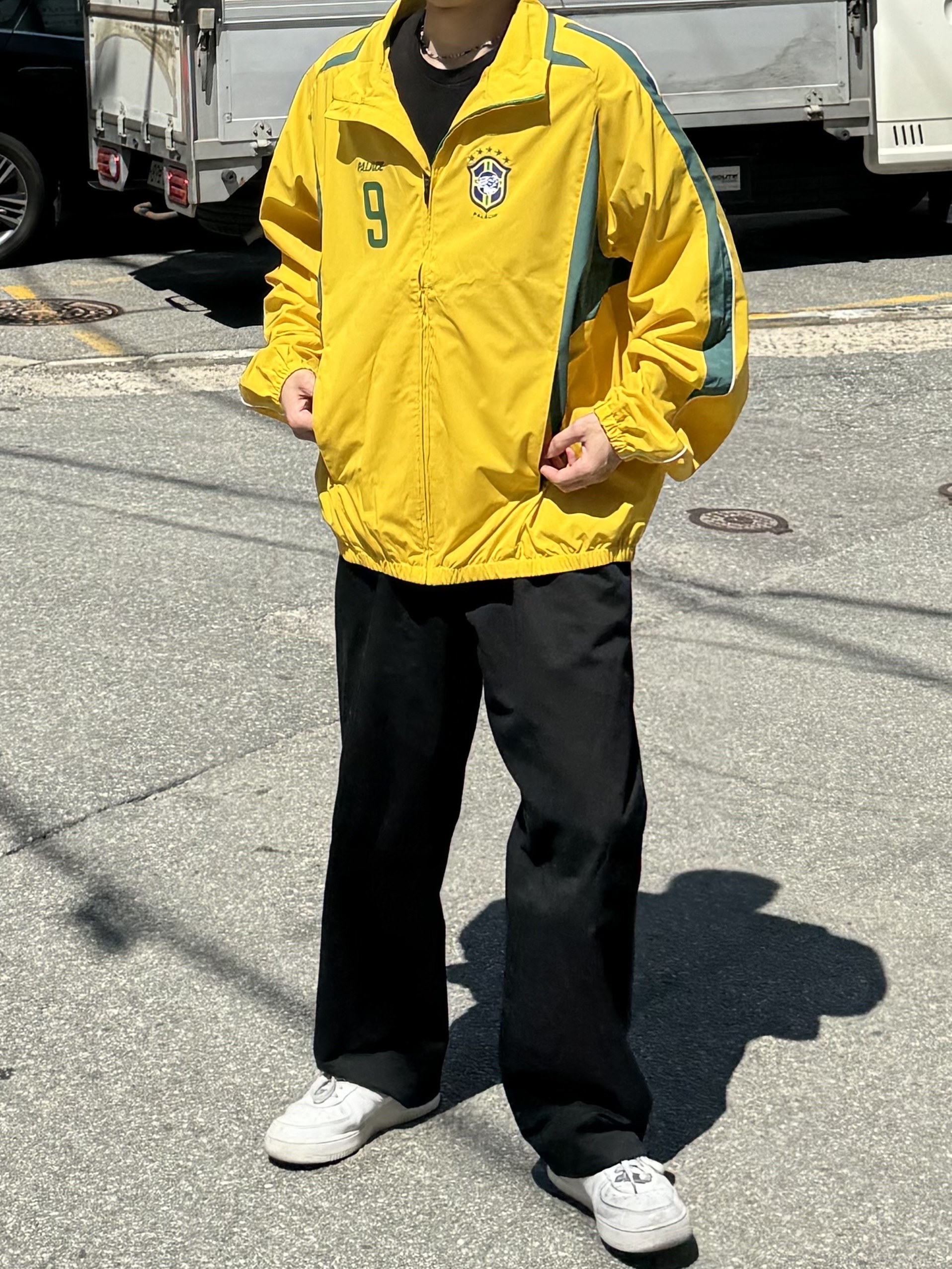 Palace Pro Team 02 Shell Jacket Yellow - 24FW 착용 스타일