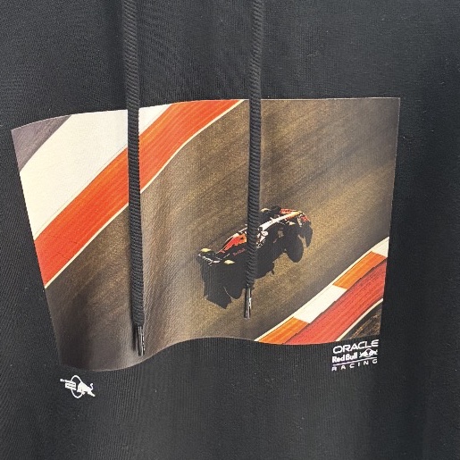 New Era x Oracle Red Bull Racing Photo Hoodie Black 착용 스타일