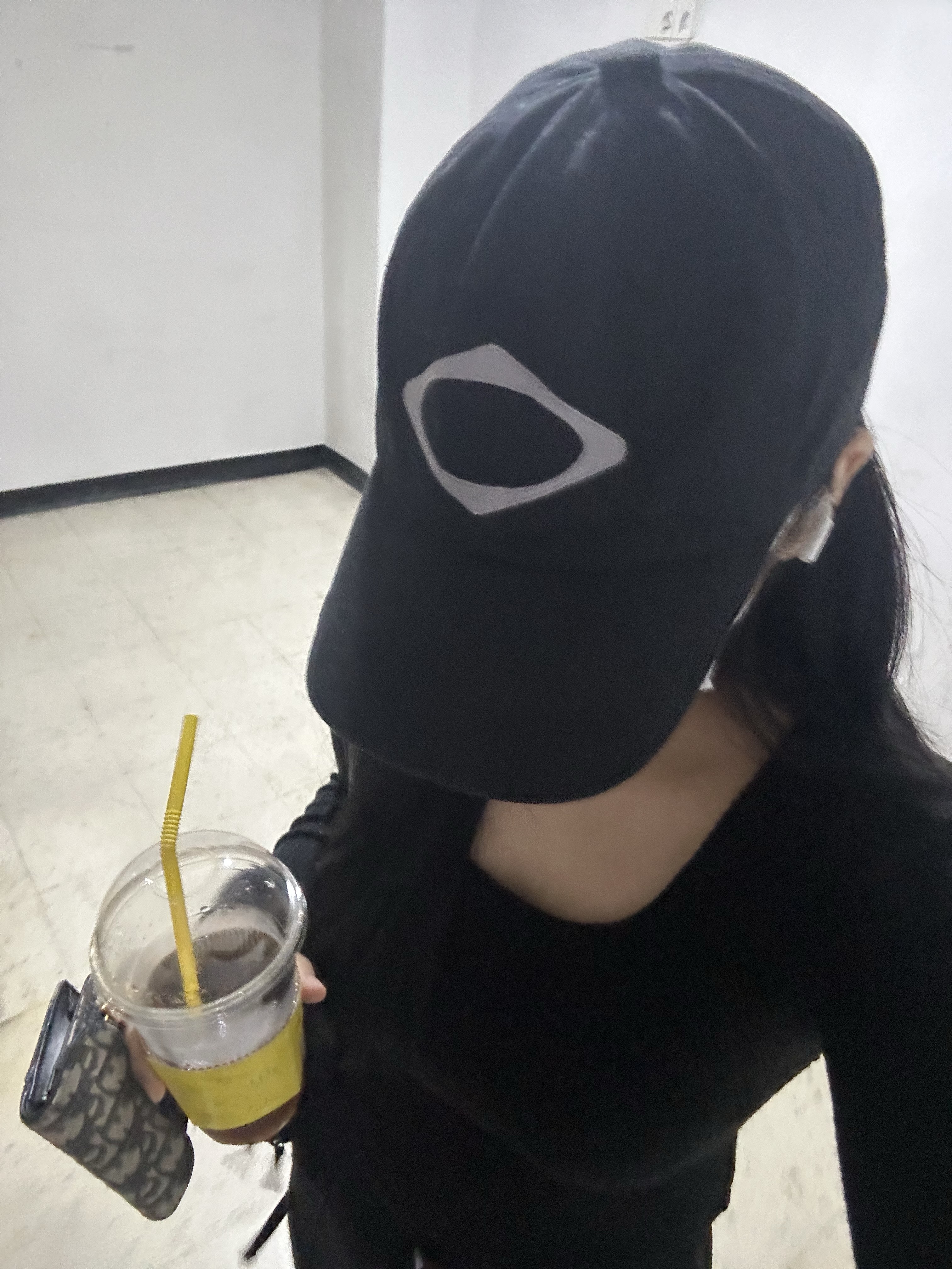 Mischief Rhombus Ball Cap Black 착용 스타일 - 2