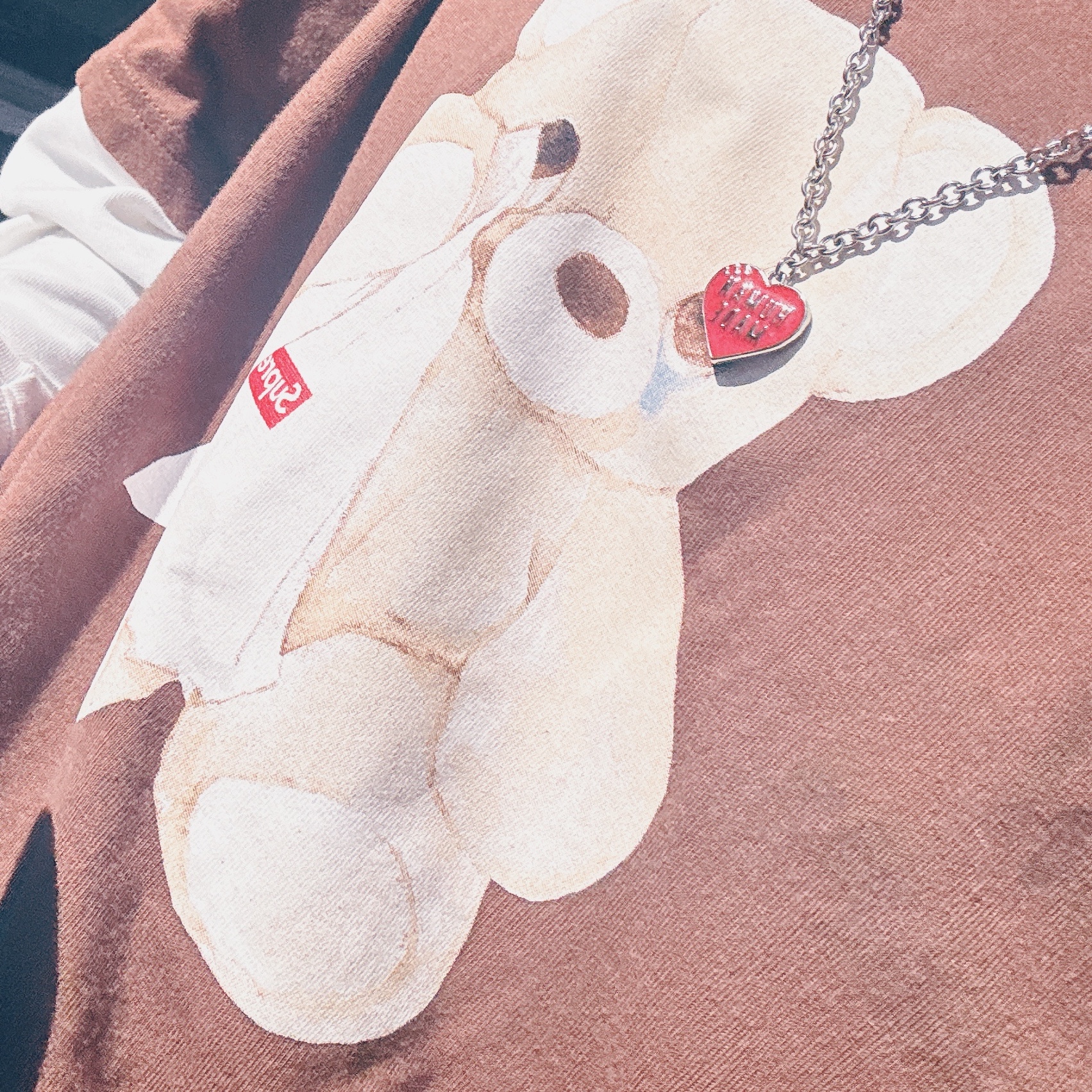 Supreme Bear T-Shirt Brown - 25SS 착용 스타일