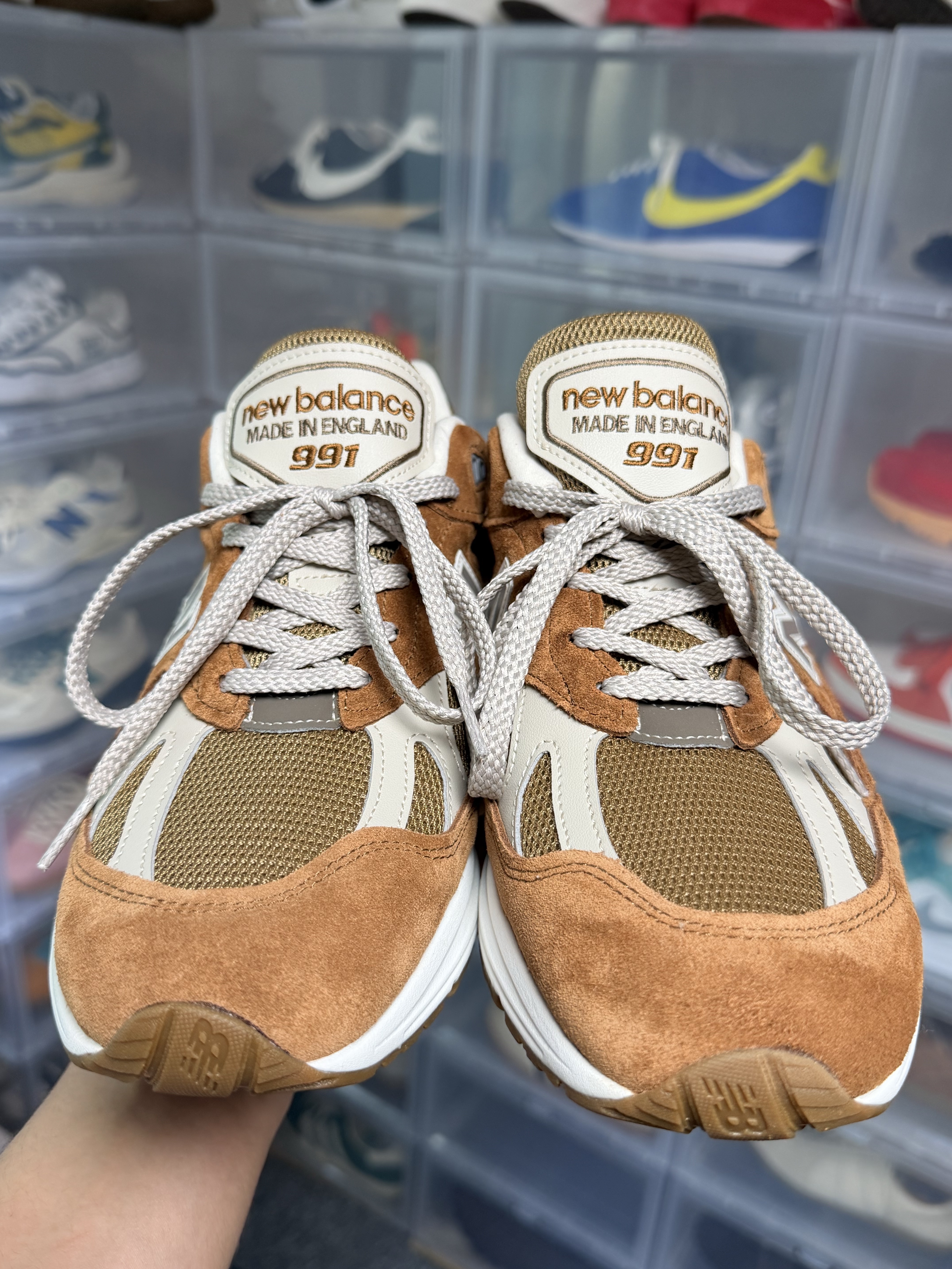 New Balance 991v2 Made in UK Caramel Cafe Dijon 착용 스타일 - 2