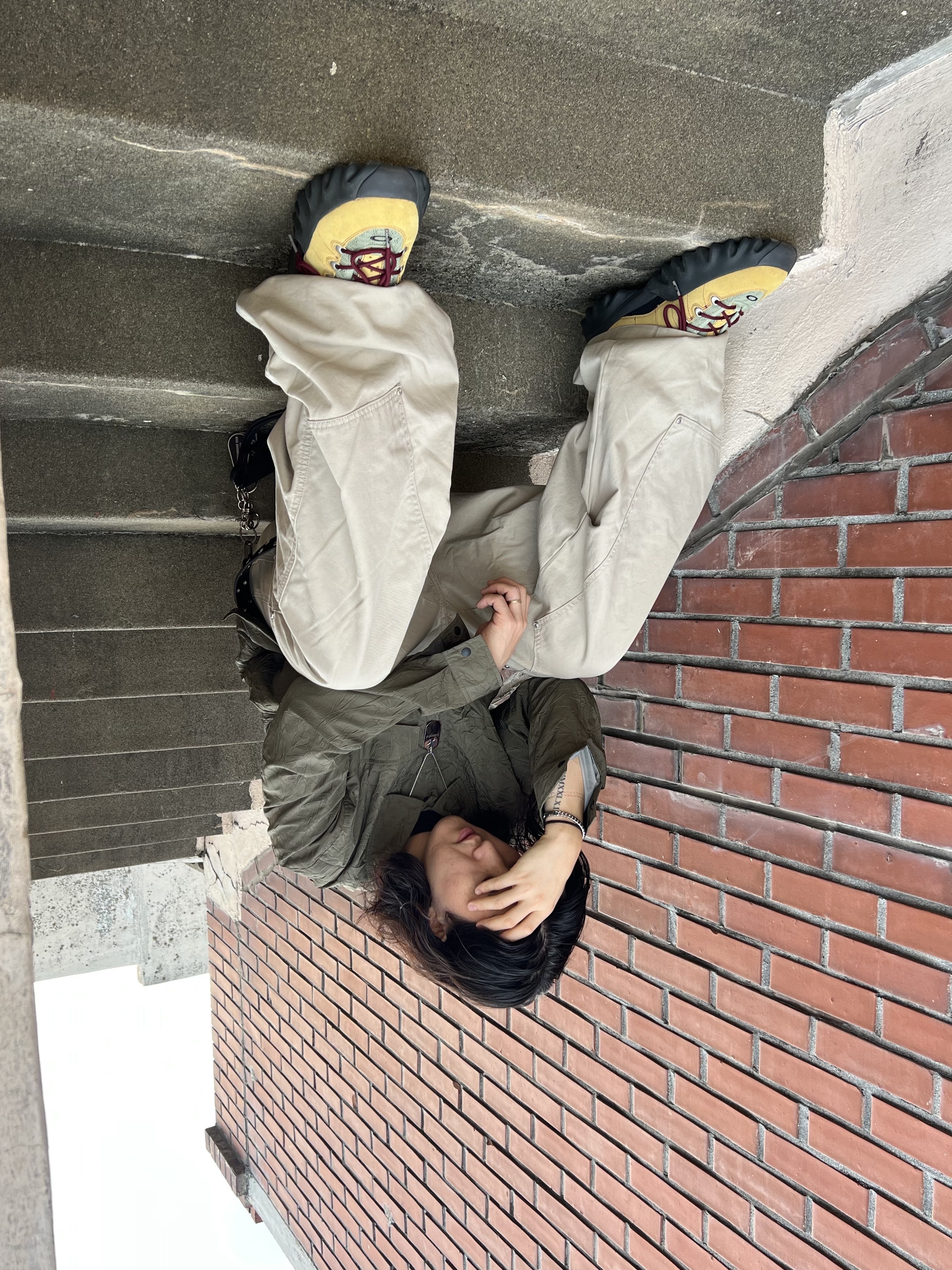 Oakley Factory Team Suede Flesh Edge Boots Yellow, Kamien x MJD Double Hole Belt Black Shearling Calfskin 착용 스타일 - 8