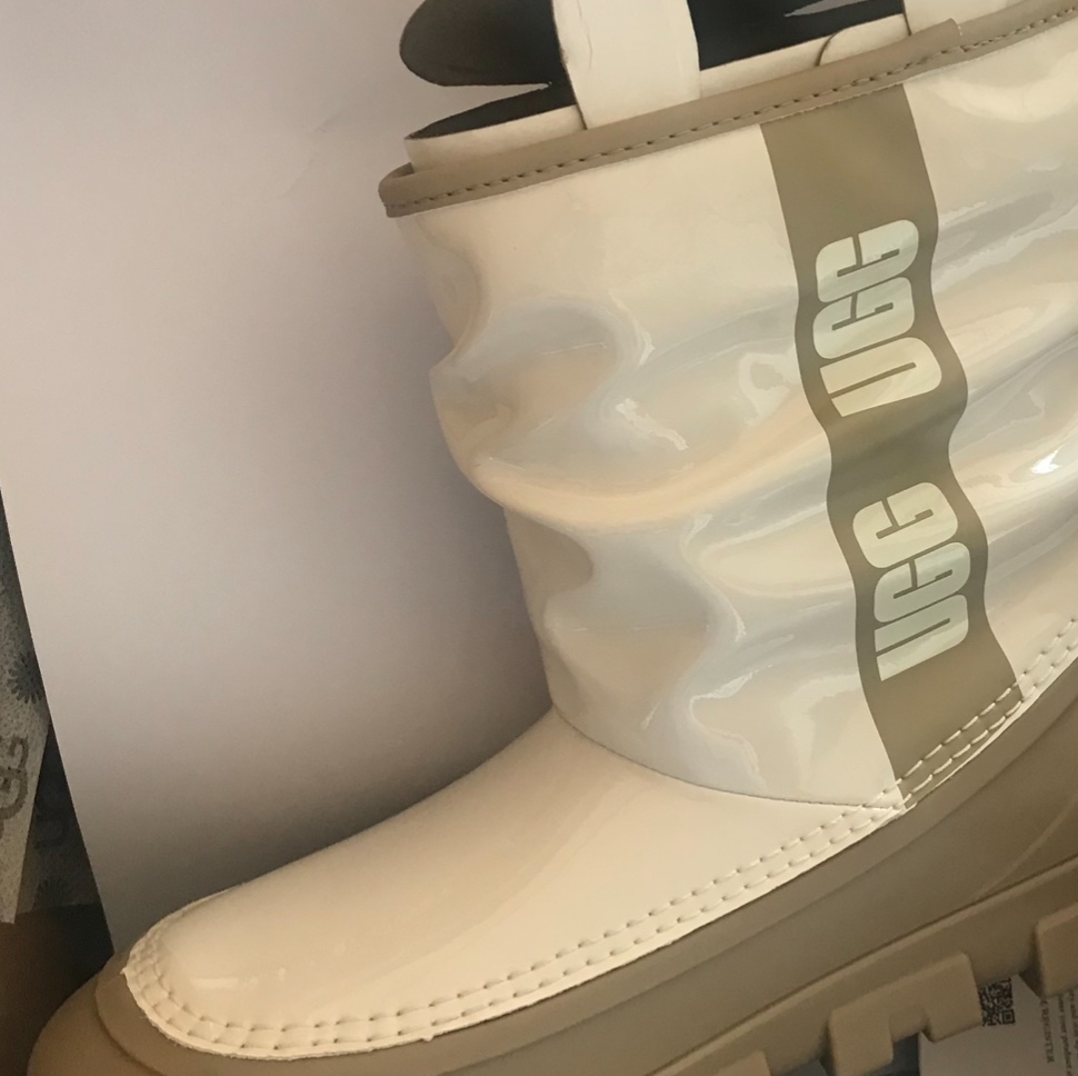 (W) UGG Classic Brellah Mini Rain Boot Mustard Seed Jasmine 착용 스타일