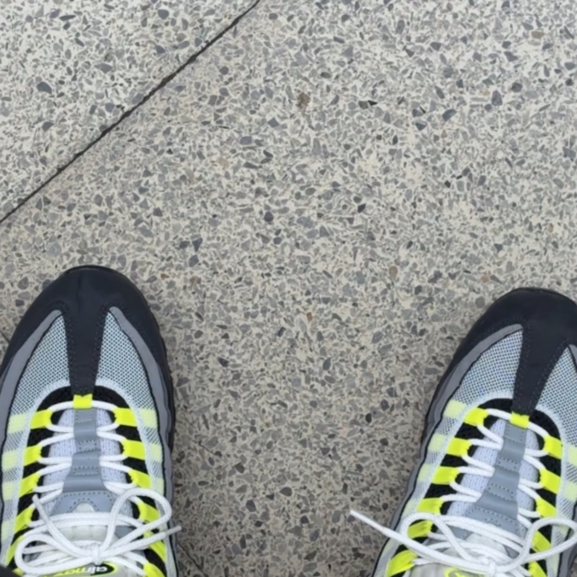Nike Air Max 95 OG Neon Yellow 2020 착용 스타일
