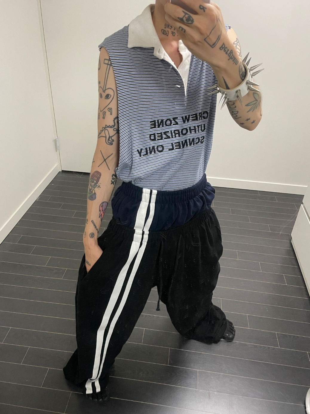 ROARINGRAD Double Waist Sweat Pants Black 착용 스타일 - 2