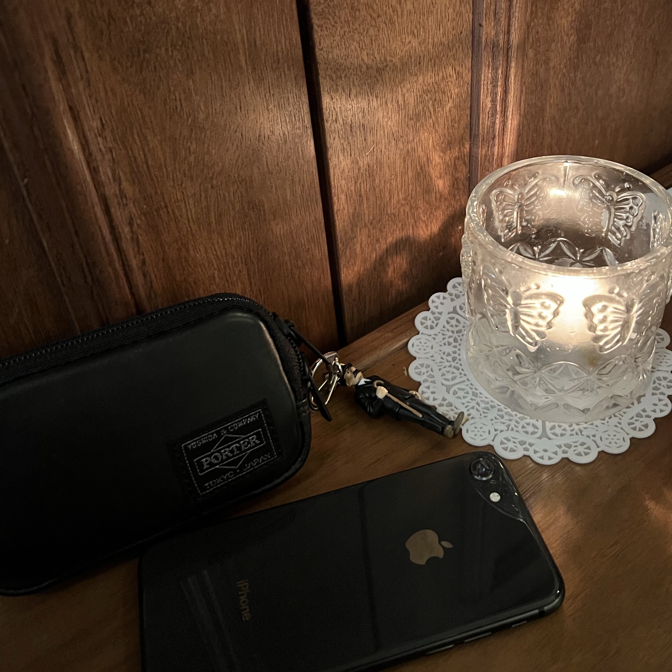 Porter Aloof Coin Case Black 착용 스타일 - 1