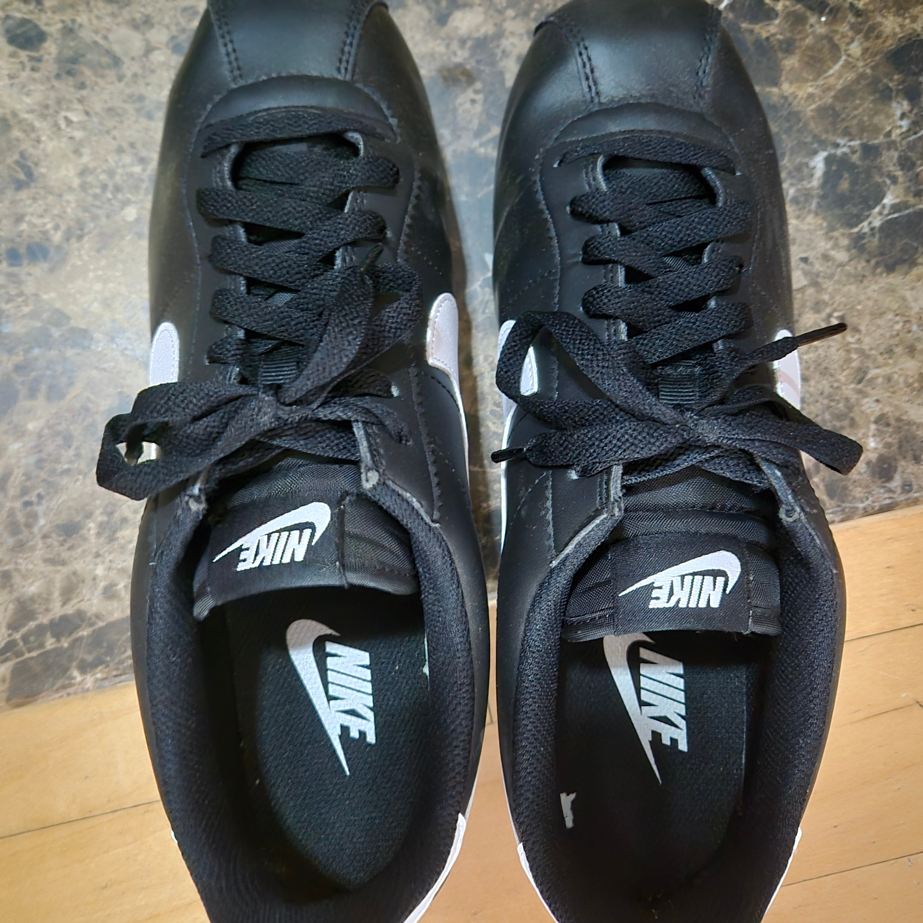 Nike Cortez Leather Black Gum Medium Brown 착용 스타일