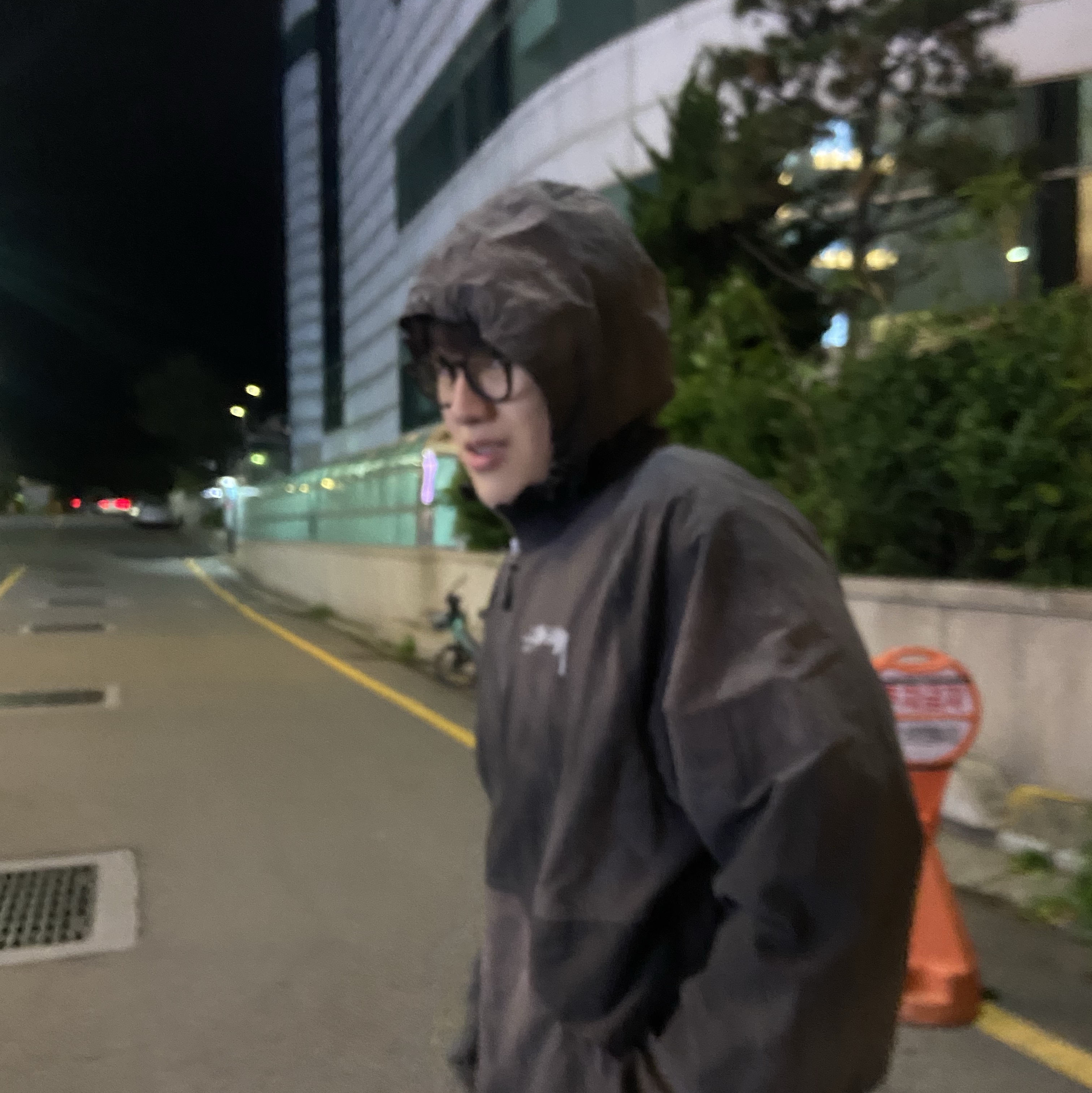 Stussy Wave Dye Beach Shell Jacket Black, IAB Studio Pigment Sack Black 착용 스타일 - 2