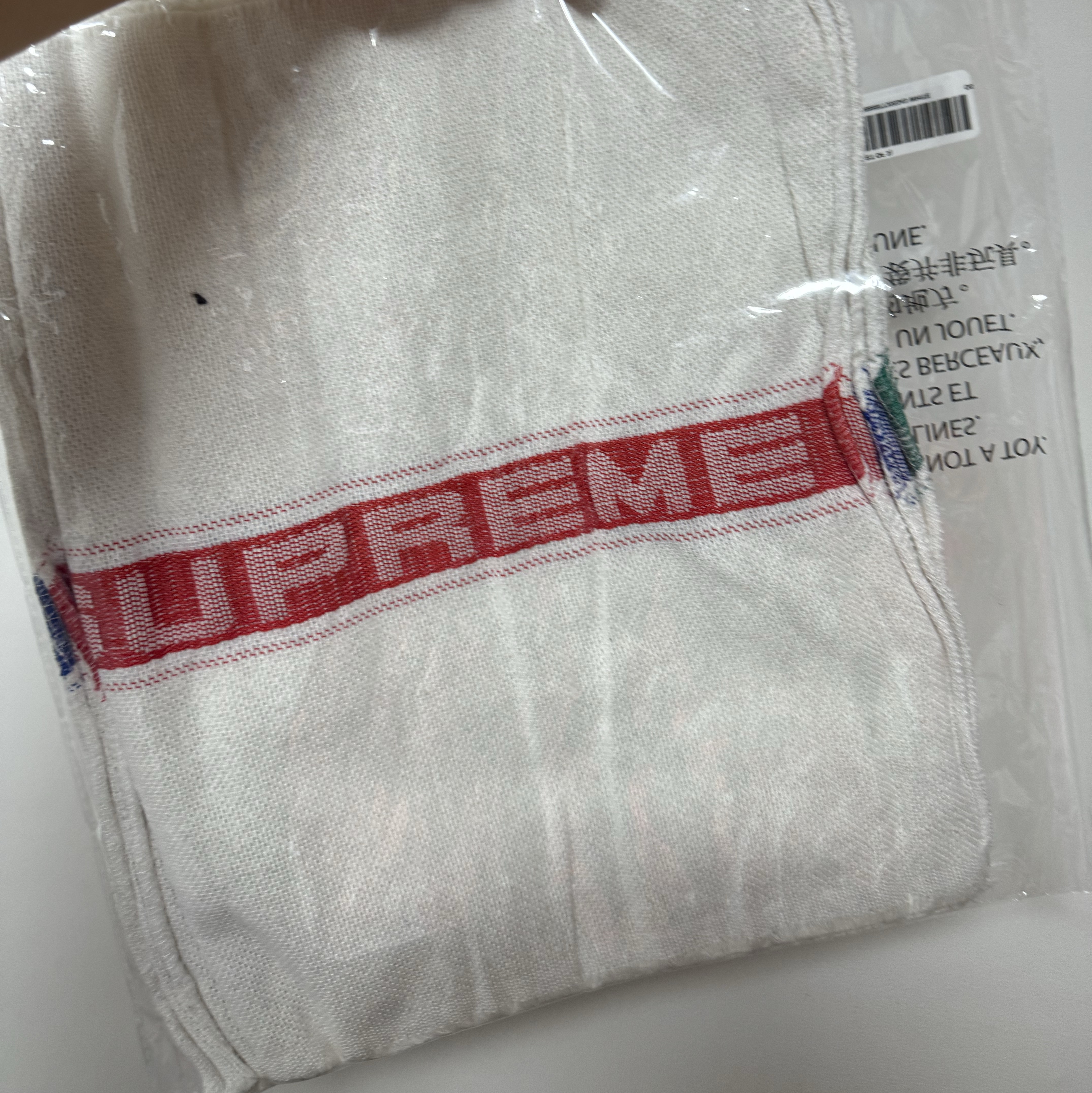 Supreme Shop Towel Multicolor (Set of 3) - 25SS 착용 스타일