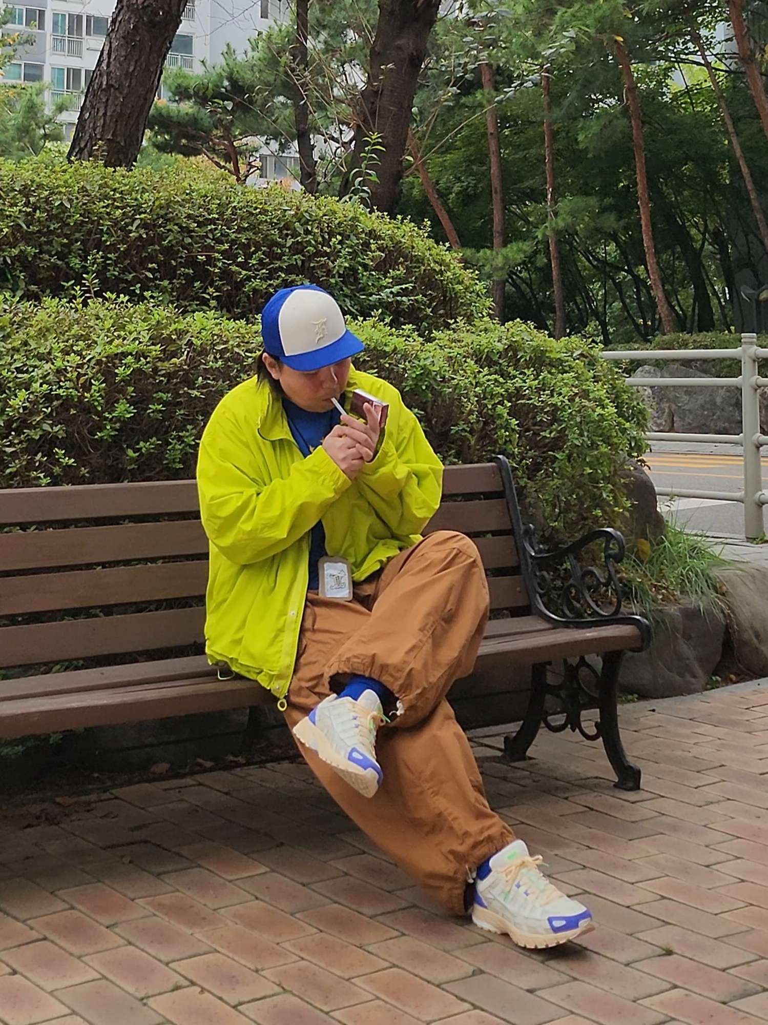 Essentials x New Era 59FIFTY Fitted Cap Light Royal, Nike Tech Jacket Bright Cactus - Asia 착용 스타일 - 2