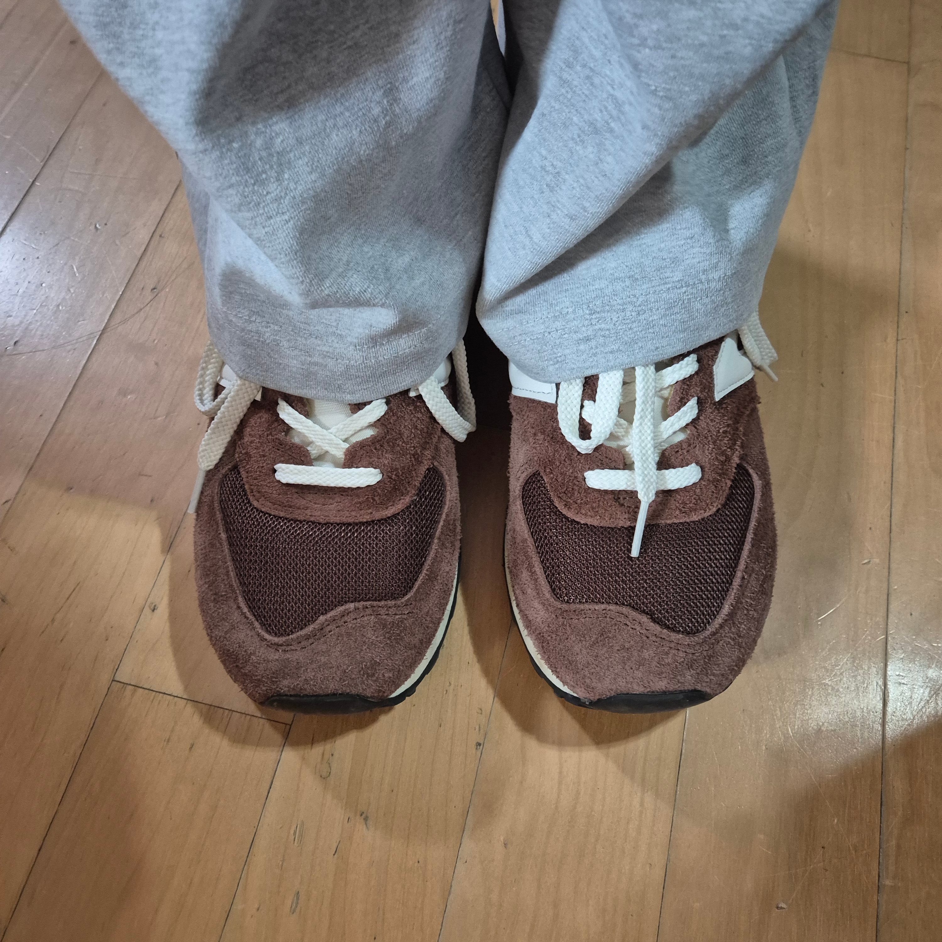 New Balance 574 Rich Oak - D Standard 착용 스타일
