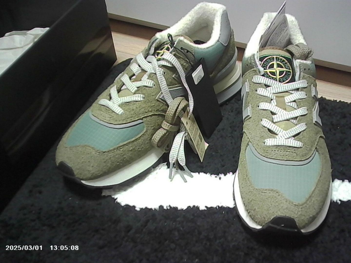 New Balance x Stone Island 574 Legacy Green 착용 스타일