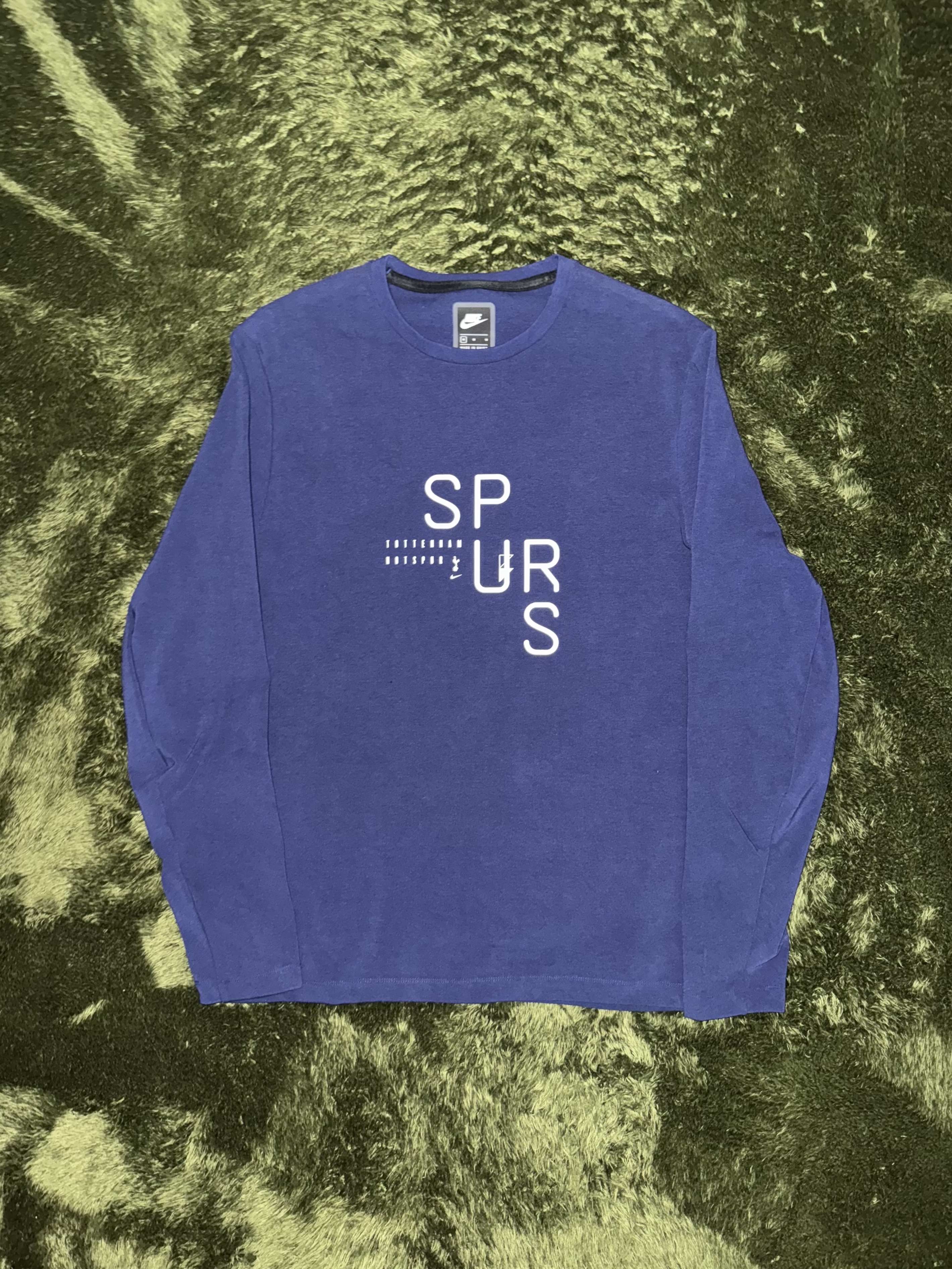 Nike 2020/21 Tottenham Hotspur NSW Tech Pack Crew Top Navy (Non Marking Ver.) 착용 스타일 - 1