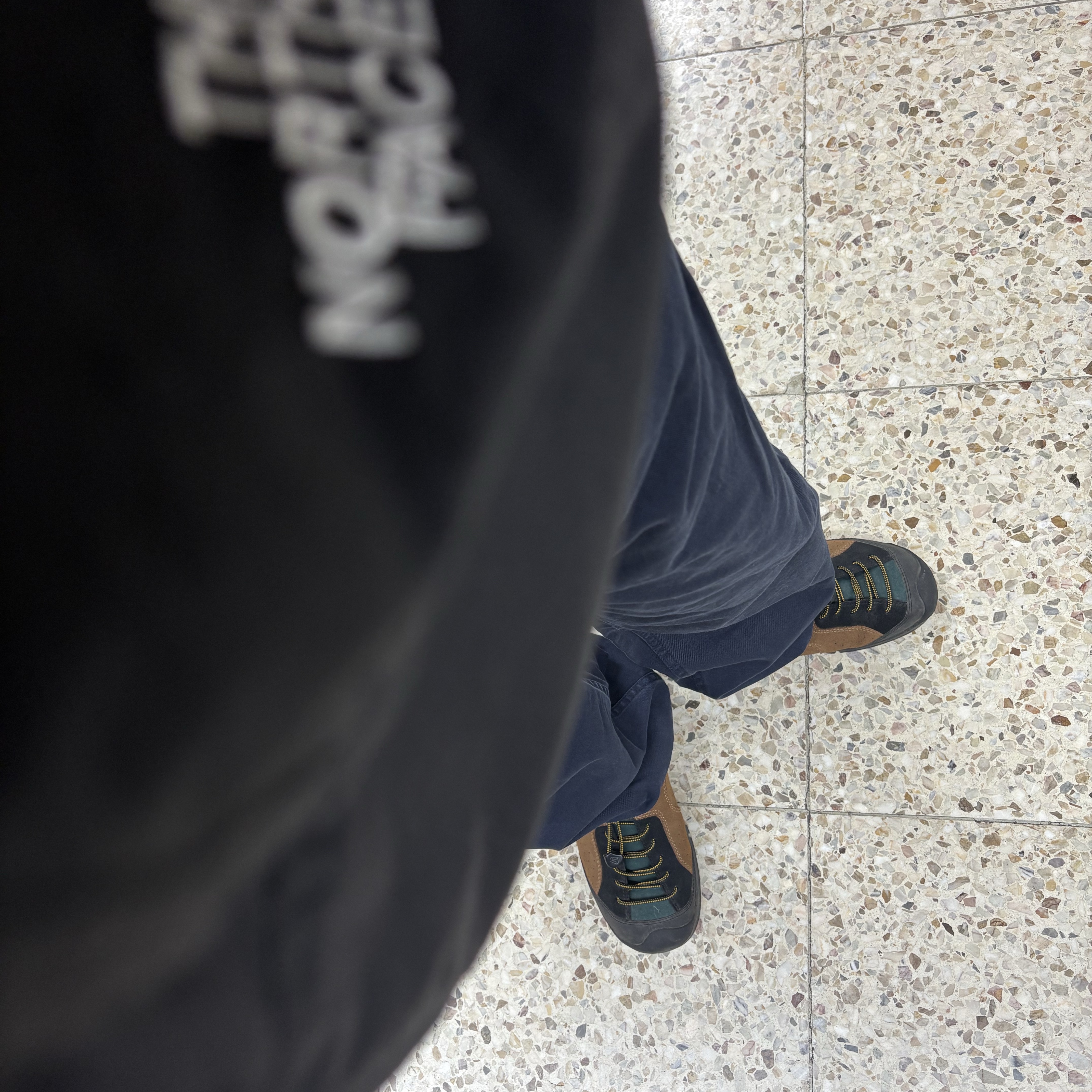 Keen Jasper Rocks SP Sneakers Brown 착용 스타일
