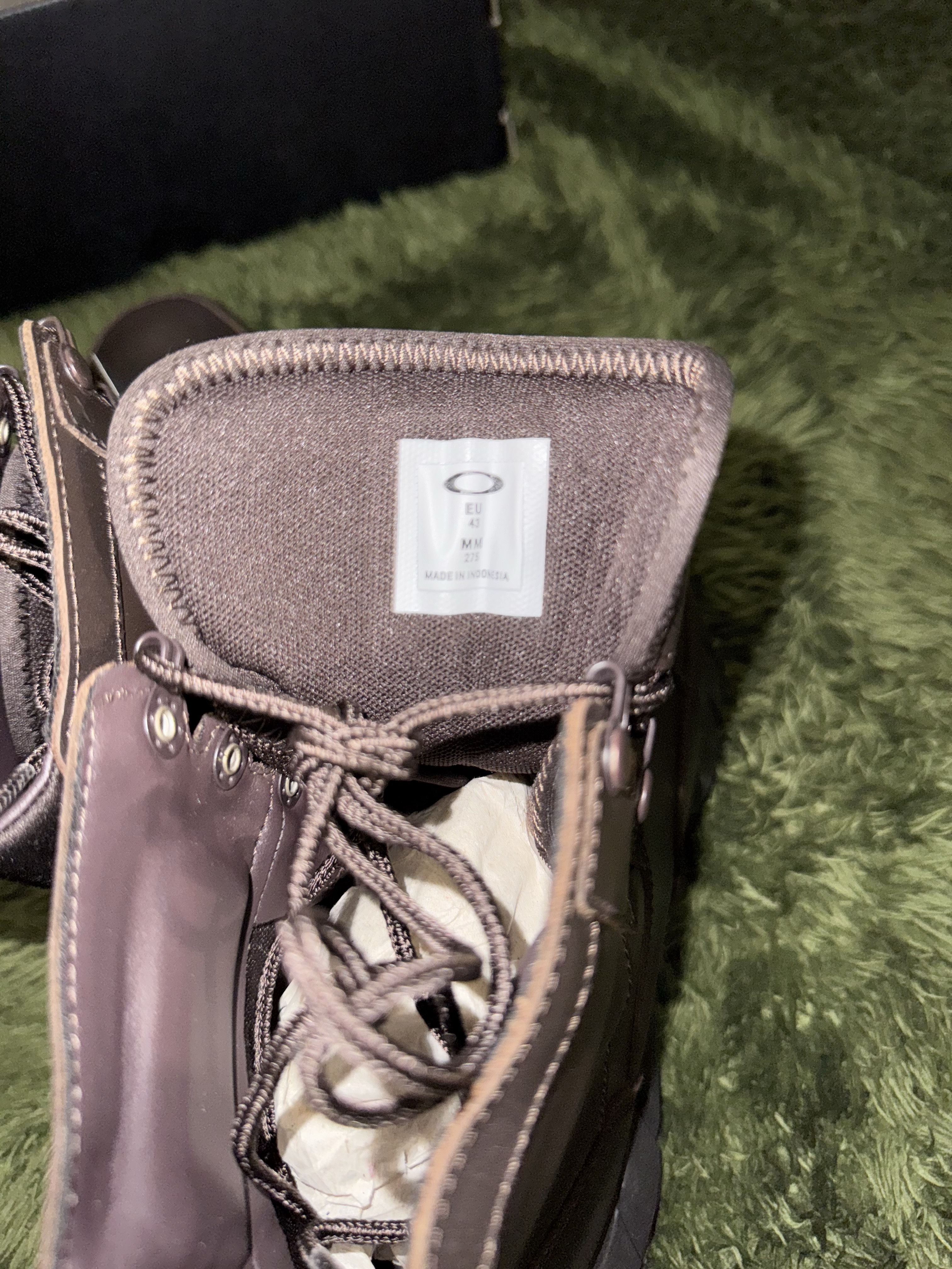 Oakley Leather Coyote Boot Brown 착용 스타일 - 4