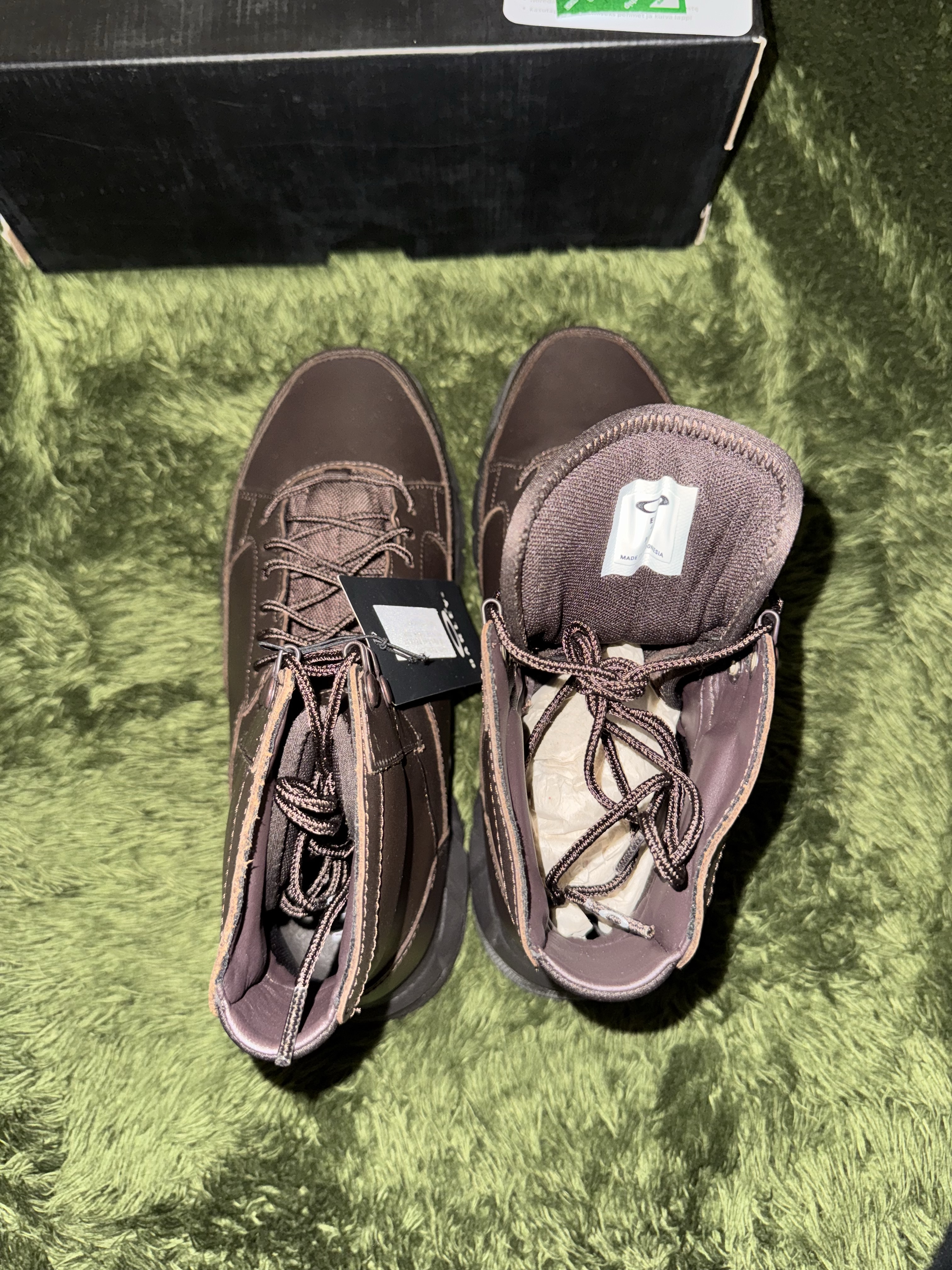 Oakley Leather Coyote Boot Brown 착용 스타일 - 3