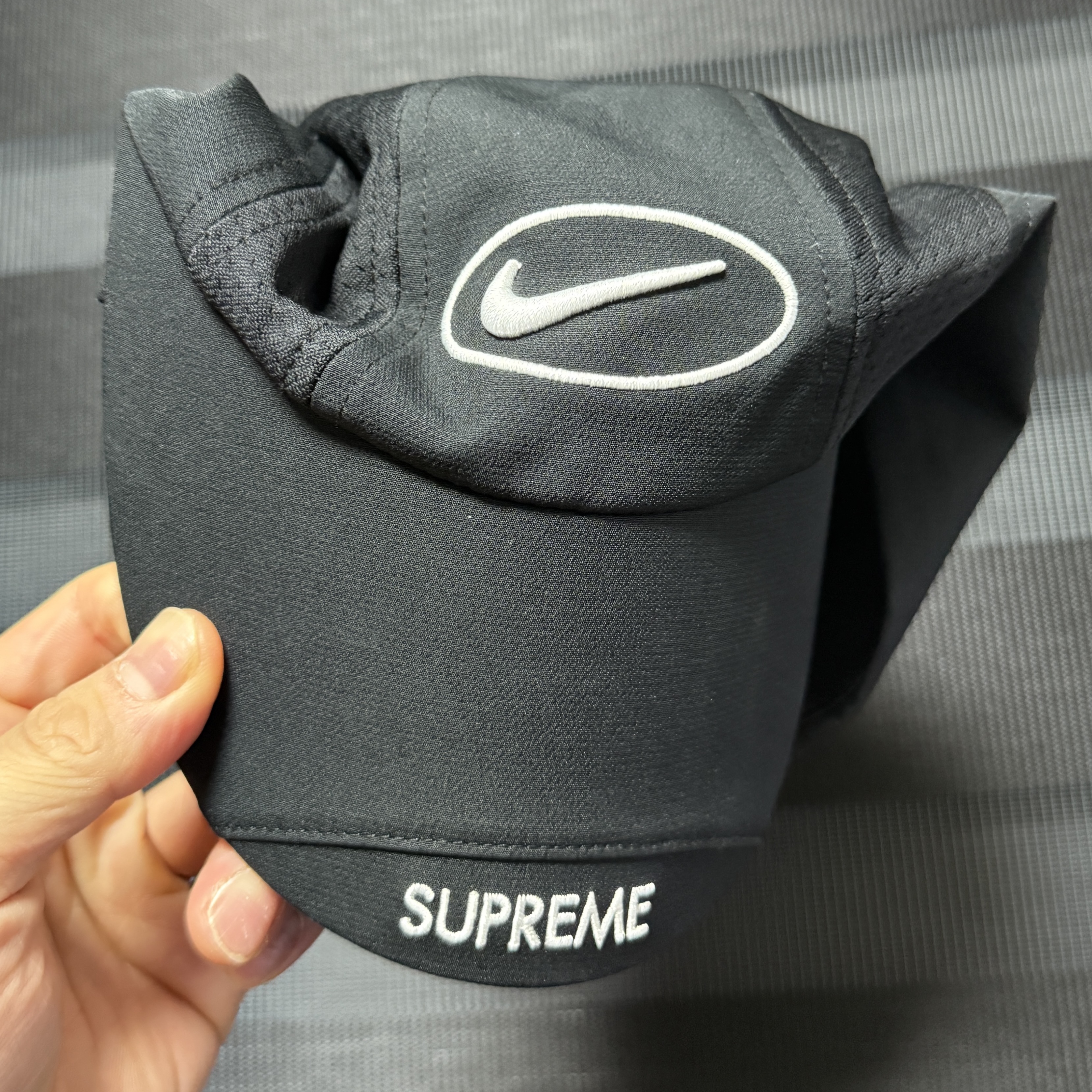 Supreme x Nike Running Hat Black - 25SS 착용 스타일