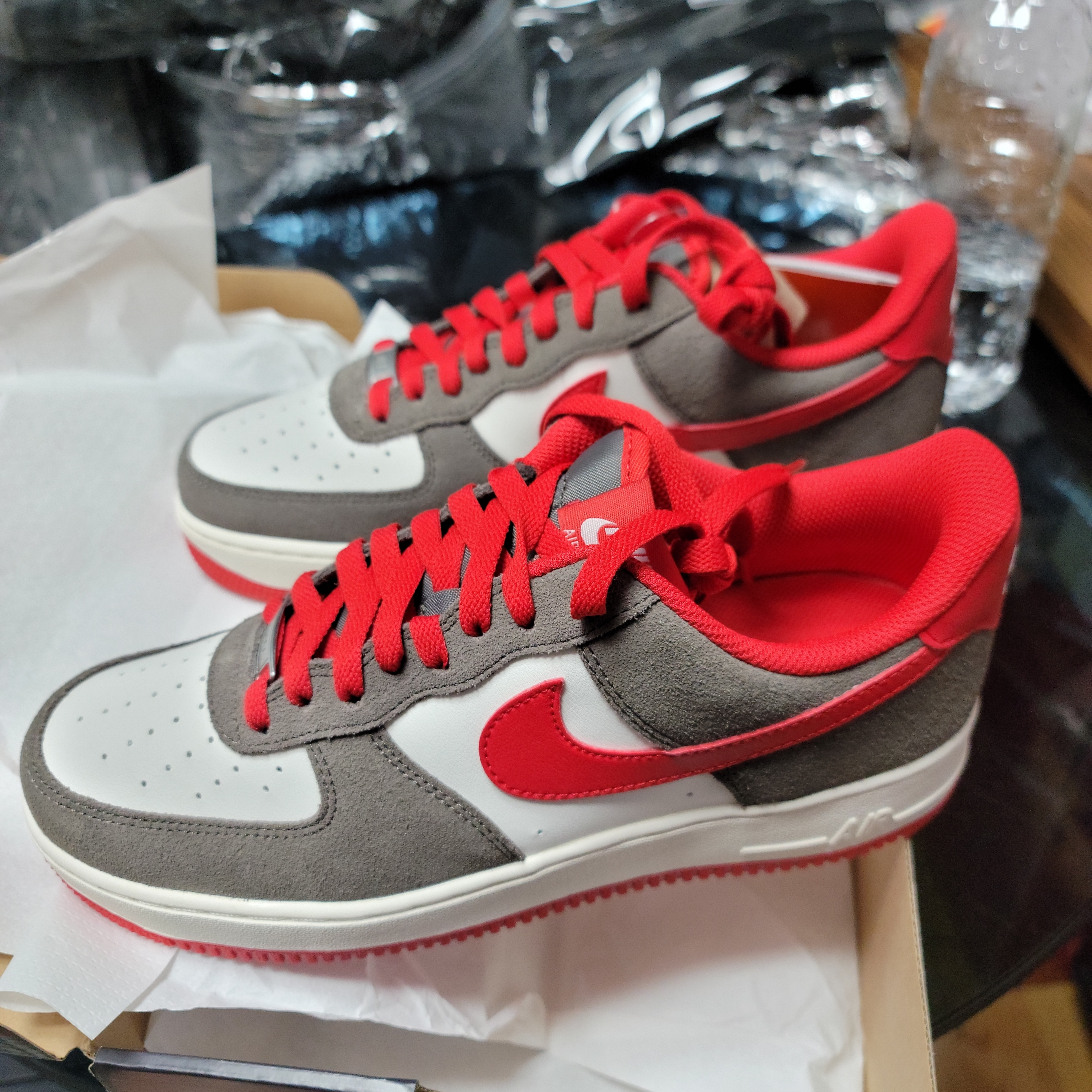 Nike Air Force 1 '07 LV8 Cave Stone Sail 착용 스타일 - 1