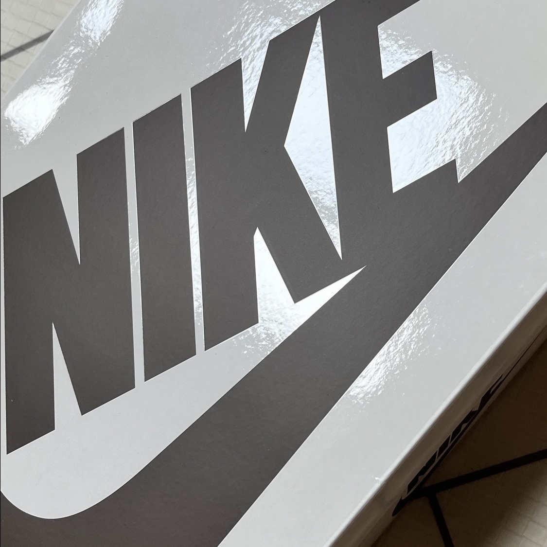 (W) Jordan 1 x Travis Scott Retro Low OG SP Canary 착용 스타일 - 1