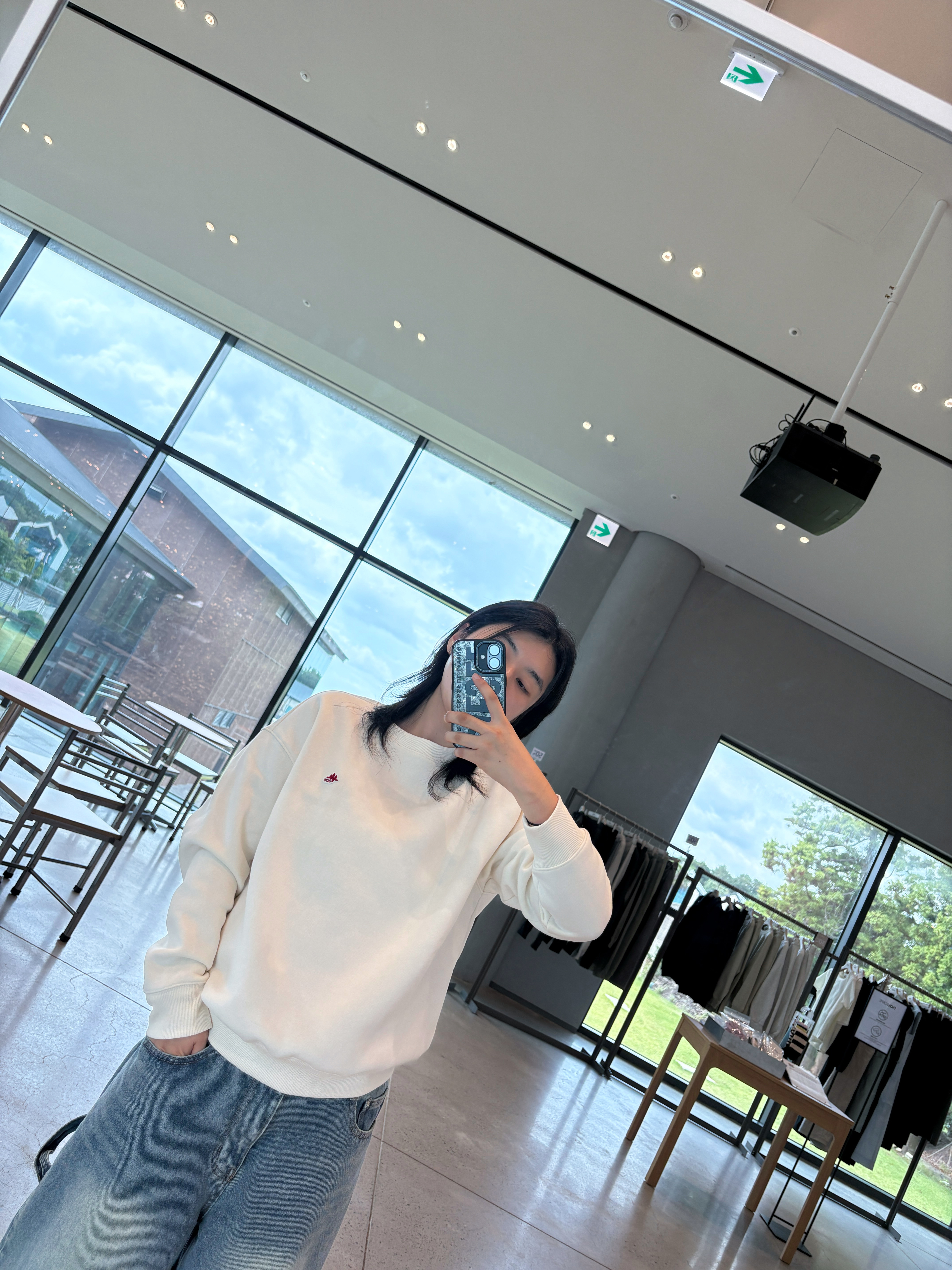 Casetify x Diesel iPhone Black Oxidized Biscotto Magsafe Mirror Case Silver Mirror Black Bumper 착용 스타일 - 3