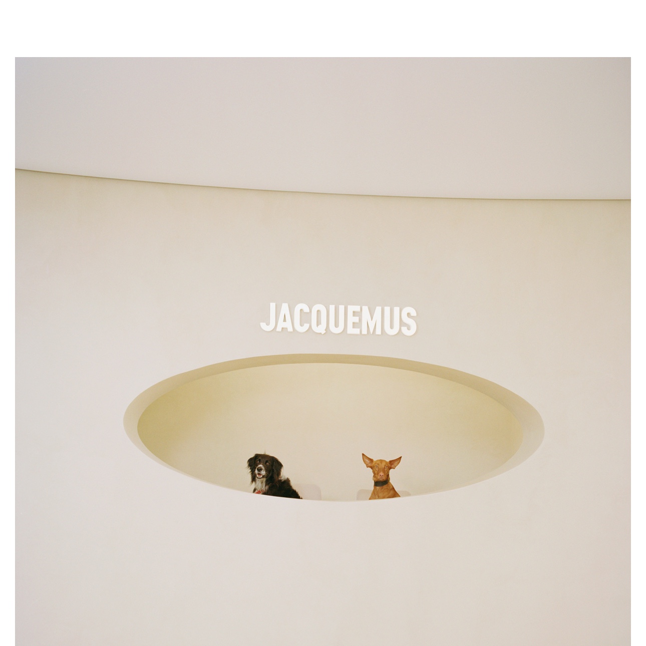 Nike x Jacquemus Moon Shoe SP Off Noir Cashmere 착용 스타일 - 3